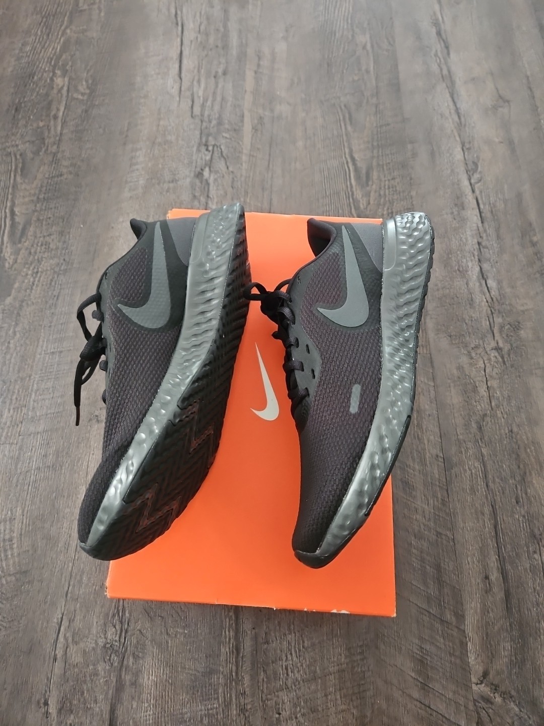 Nike Revolution 5 Men’s Running Shoes Black Anthracite Size 8 BQ3204-001 New