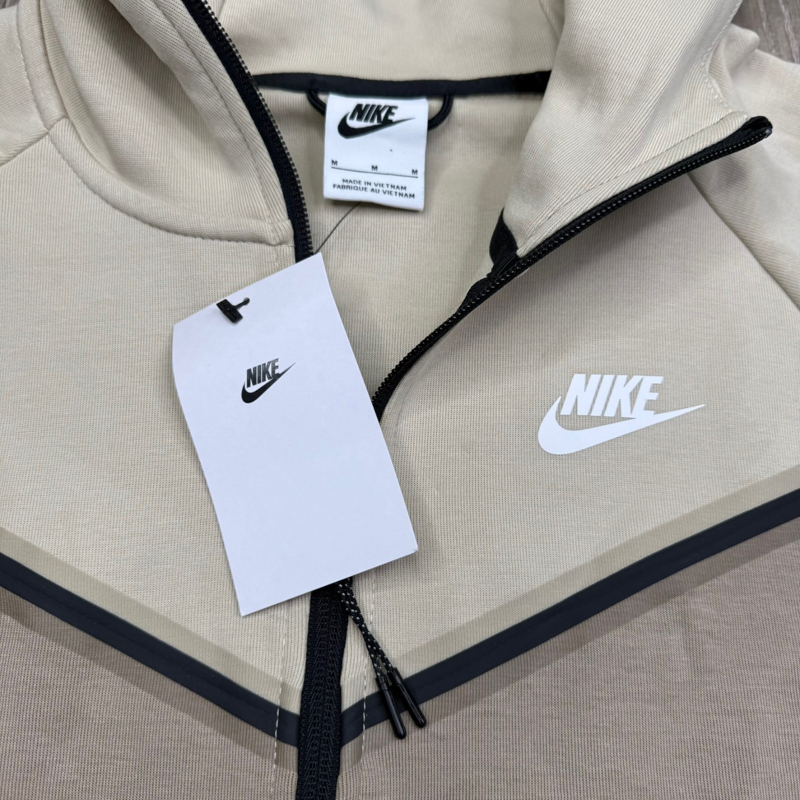 NWT Nike Sportswear Womens Beige Tech Fleece Windrunner Full Zip Hoodie Size M
