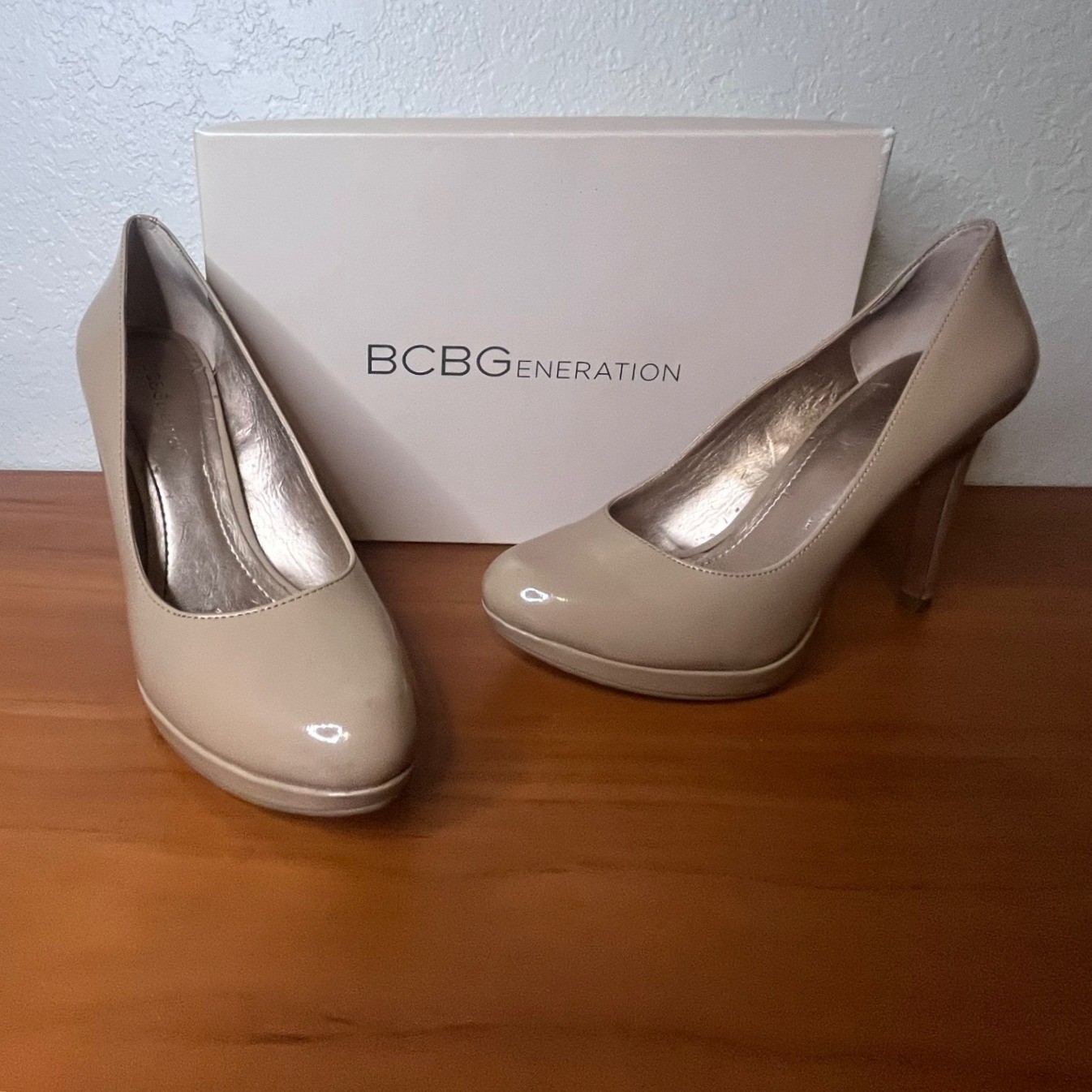 BCBGeneration Nude Patent Leather Platform Pumps Almond Toe Stiletto Heels 8B/38