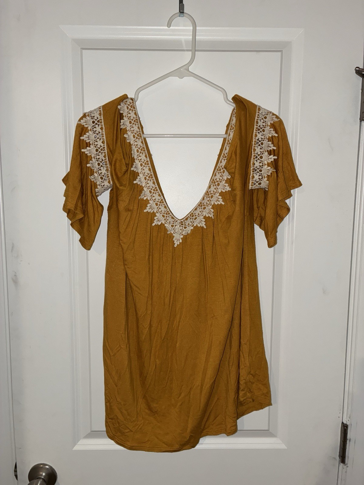 G Collection Mustard Lace Trim V-Neck Cold Shoulder Short Sleeve Blouse XL