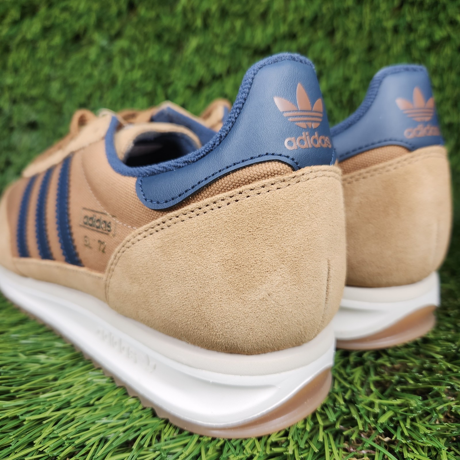 Adidas SL 72 RS Mens Brown /Navy Blue Stripe Gum Bottom Sneaker Originals JR8770