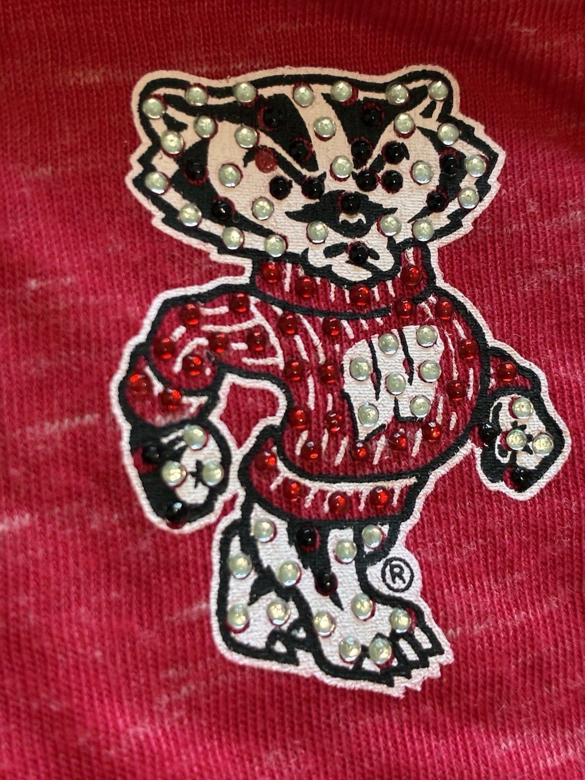 Wisconsin Badgers Red V-Neck Short Sleeve Tee Shirt Bling Logo Women’s Size L