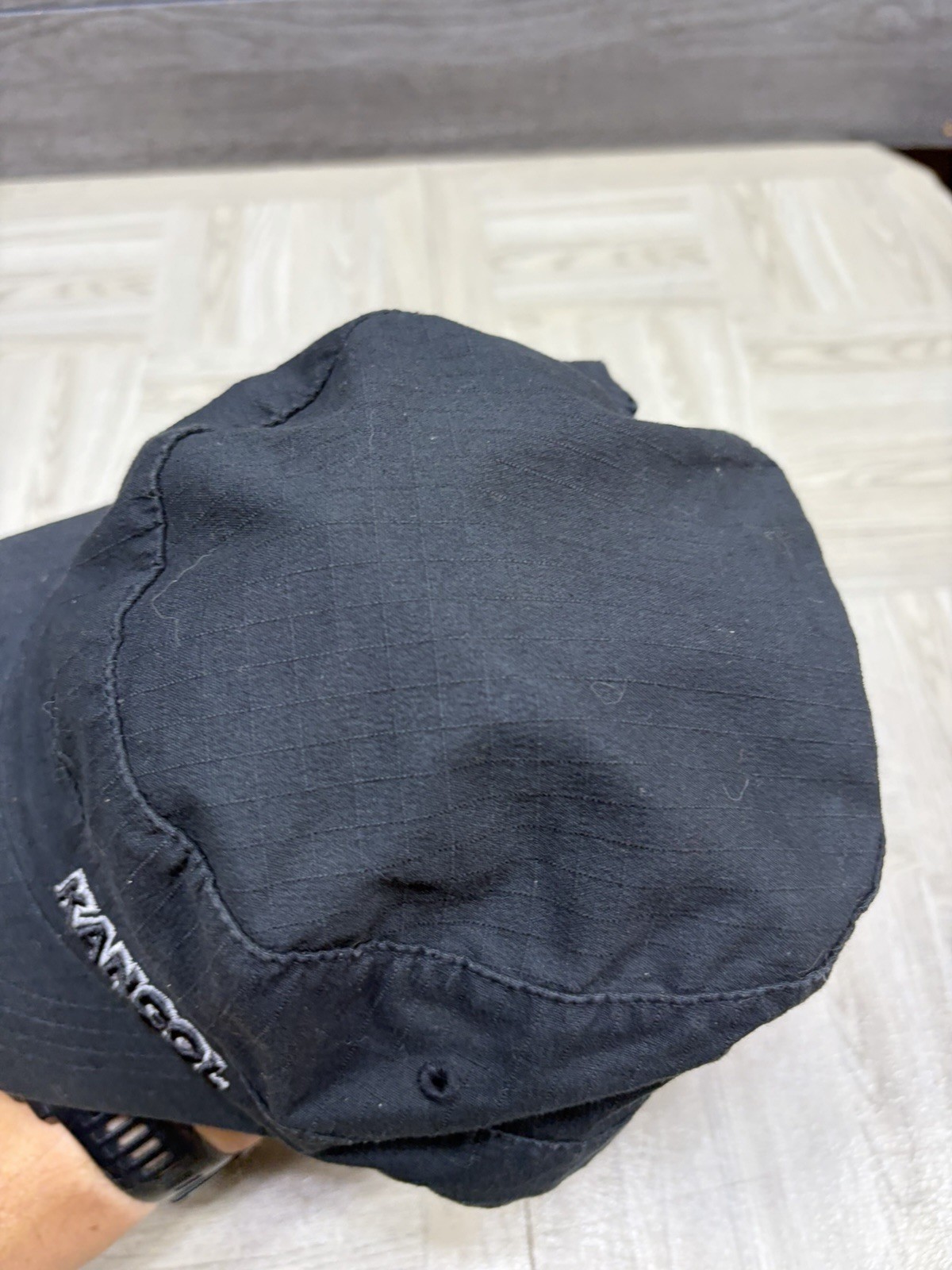 Kangol Black Flexfit Army Cap Hat Kangaroo Logo Lightweight S/M