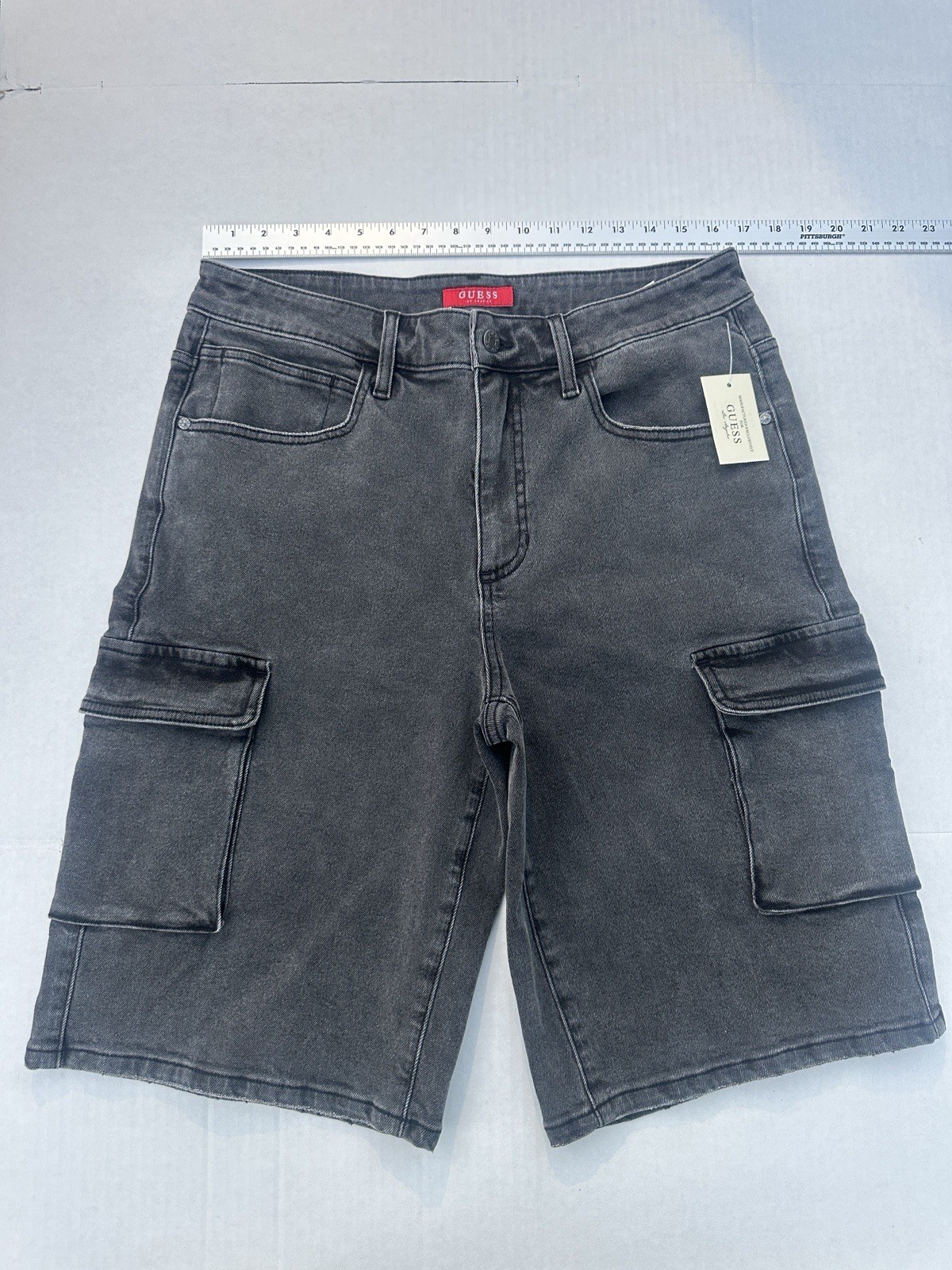 GUESS Men’s Gray Charcoal Wash Denim Cargo Shorts size 32