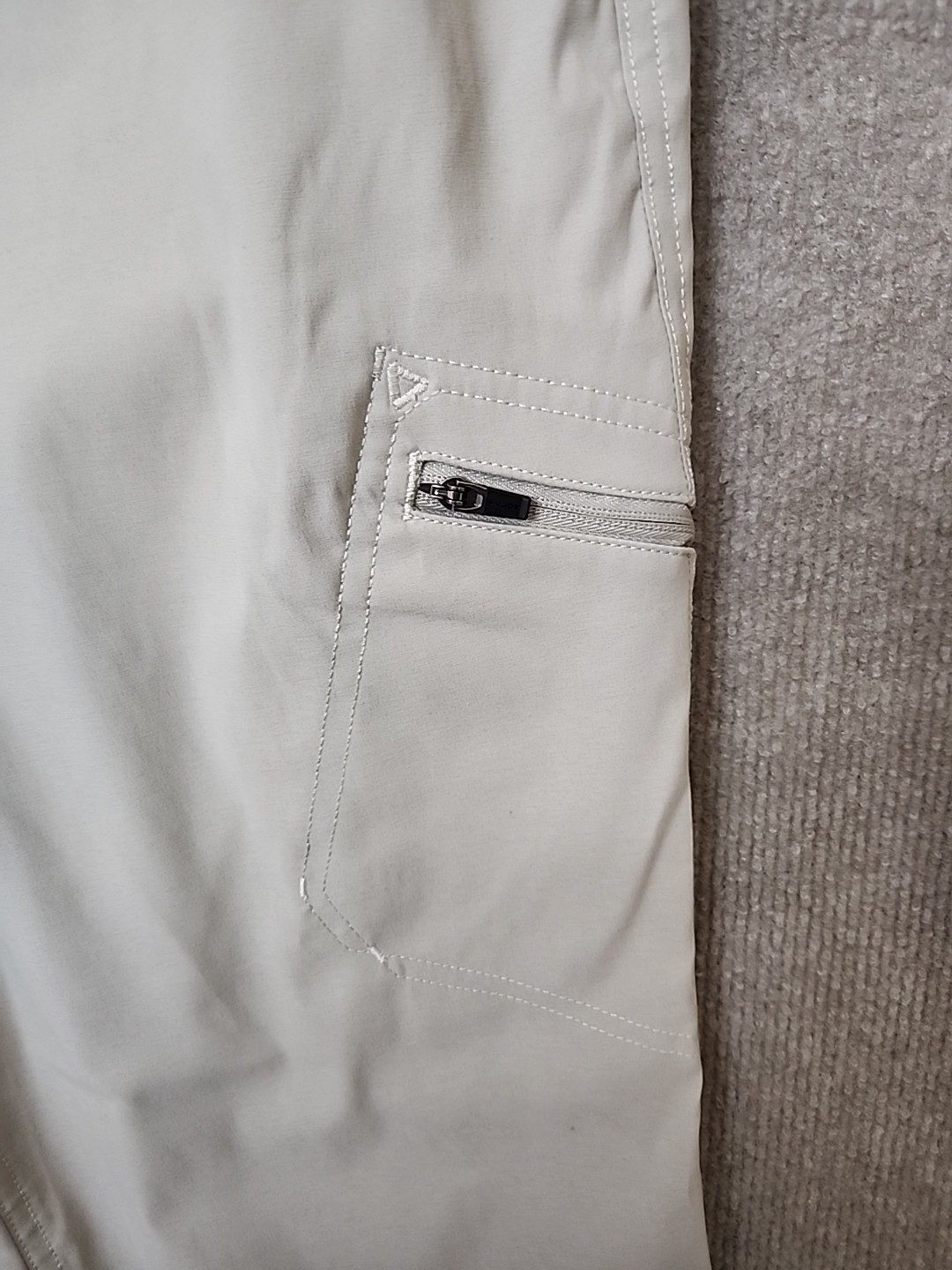 Eddie Bauer Rainier Capri Pants Womens 8 Pumice Nylon Stretch Hiking UPF 50+