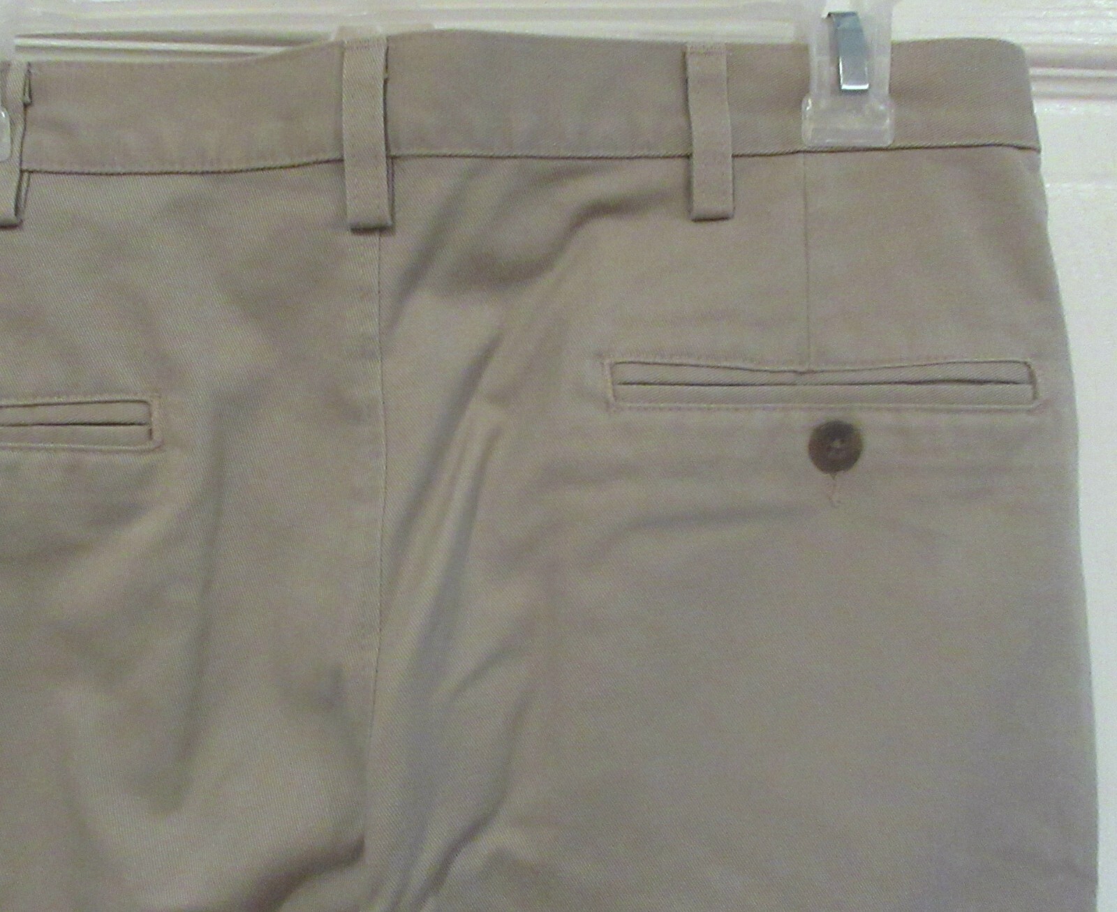 HAGGAR~TAN KHAKIS PANTS~32 x 32~NEW~Work to Weekend~Cotton~No Iron~Beige