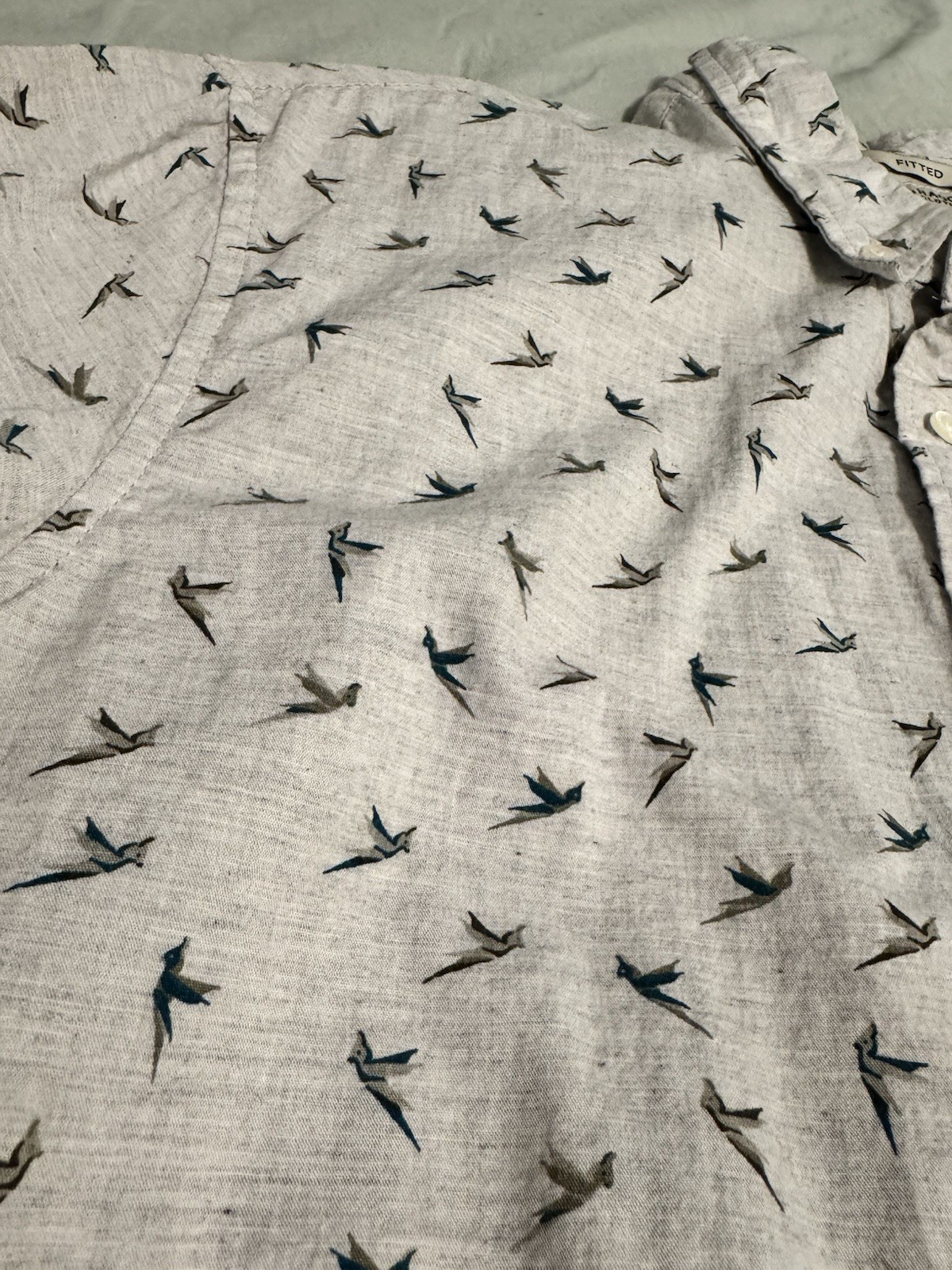 Haggar Men’s Short Sleeve Button Up Shirt Large With Swallow Pattern