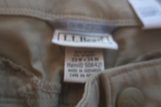 Preowned Men’s Size 33″ by 34″ L.L. Bean Tan 95% Nylon & 5% Spandex Hiking Pants