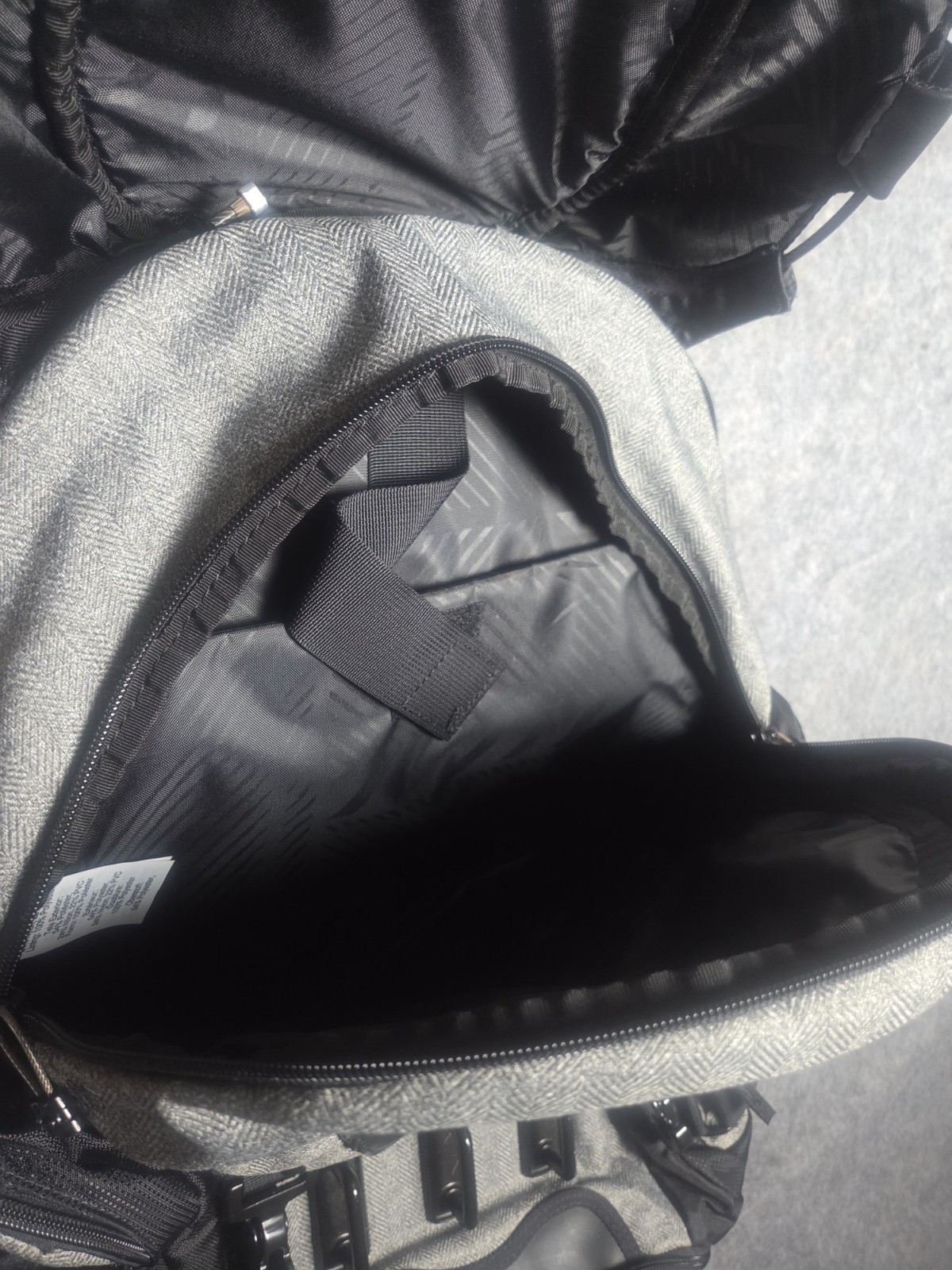 Oakley Kitchen Sink Backpack Laptop Compartment Black Grey
