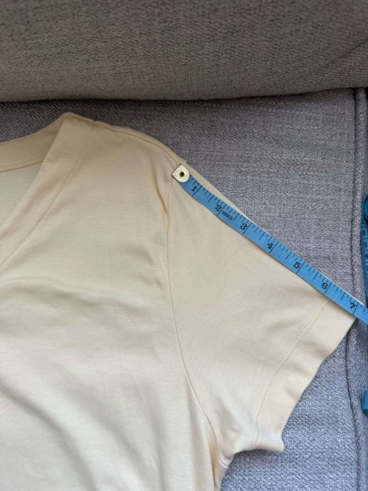 Women’s L.L. Bean Pale Yellow Button-Front V-Neck Top, 100% Cotton, Large, EUC