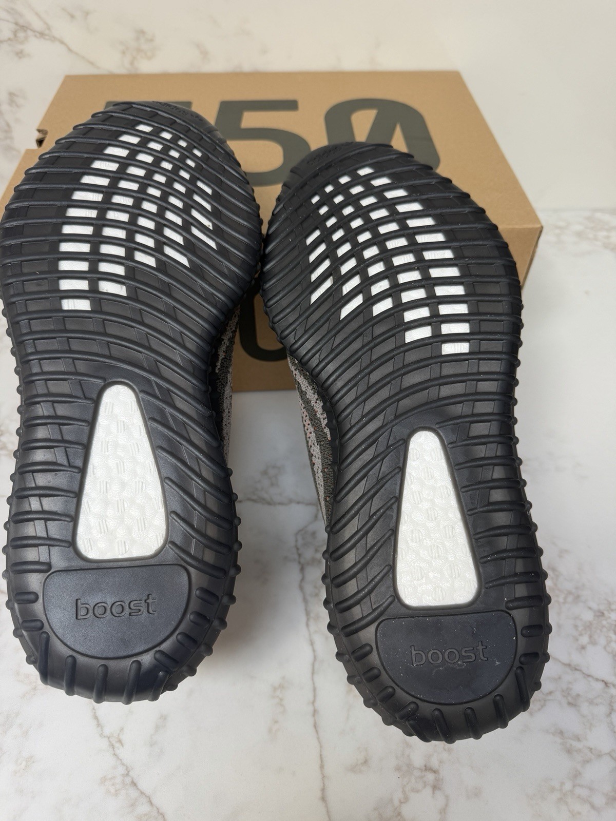 adidas Yeezy Boost 350 V2 Size 11