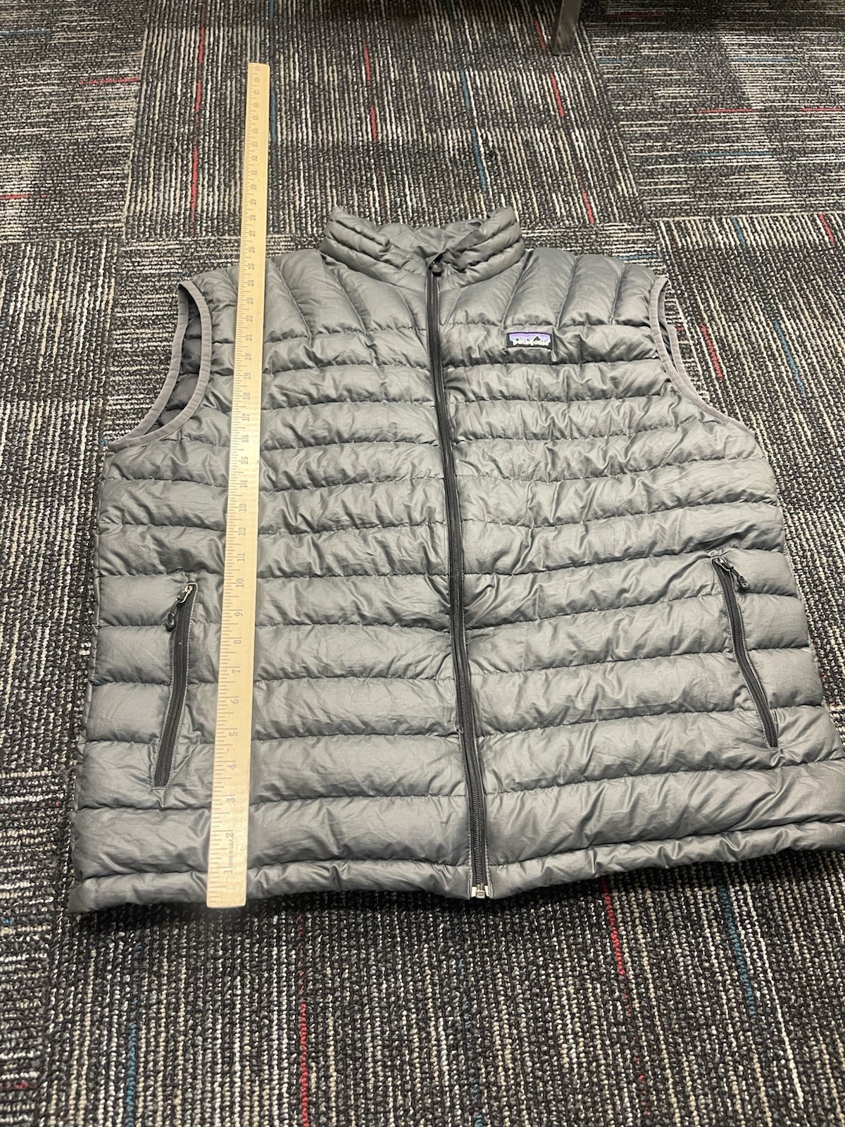 Patagonia Puffer Vest Mens Large Black Quilted Full Zip PrimaLoft Outdoor