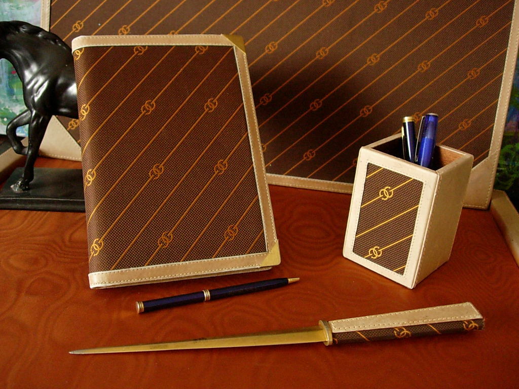 RARE Vintage GUCCI DESK SET Blotter Pad Pencil Cup Notebook Opener Accessory GG