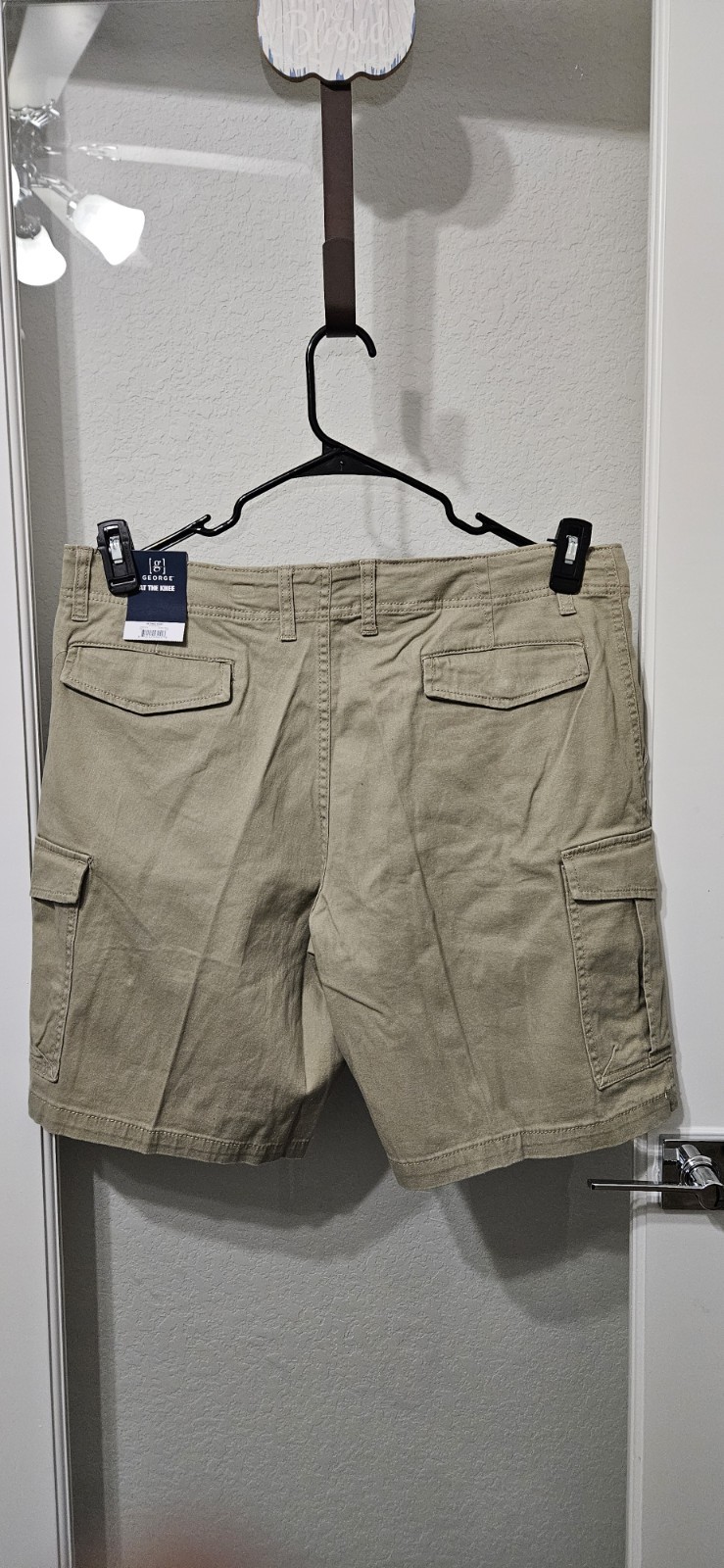 George Men’s Beige Solid Cargo Shorts Flat Front Cargo Pockets Button 10 in