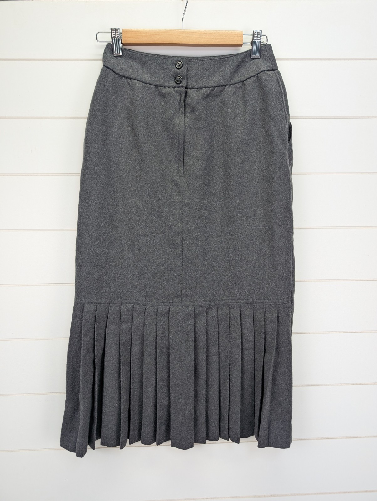 Vintage Harvé Benard Wool Skirt Women Size 6 Gray Ruffle Midi Academia Librarian