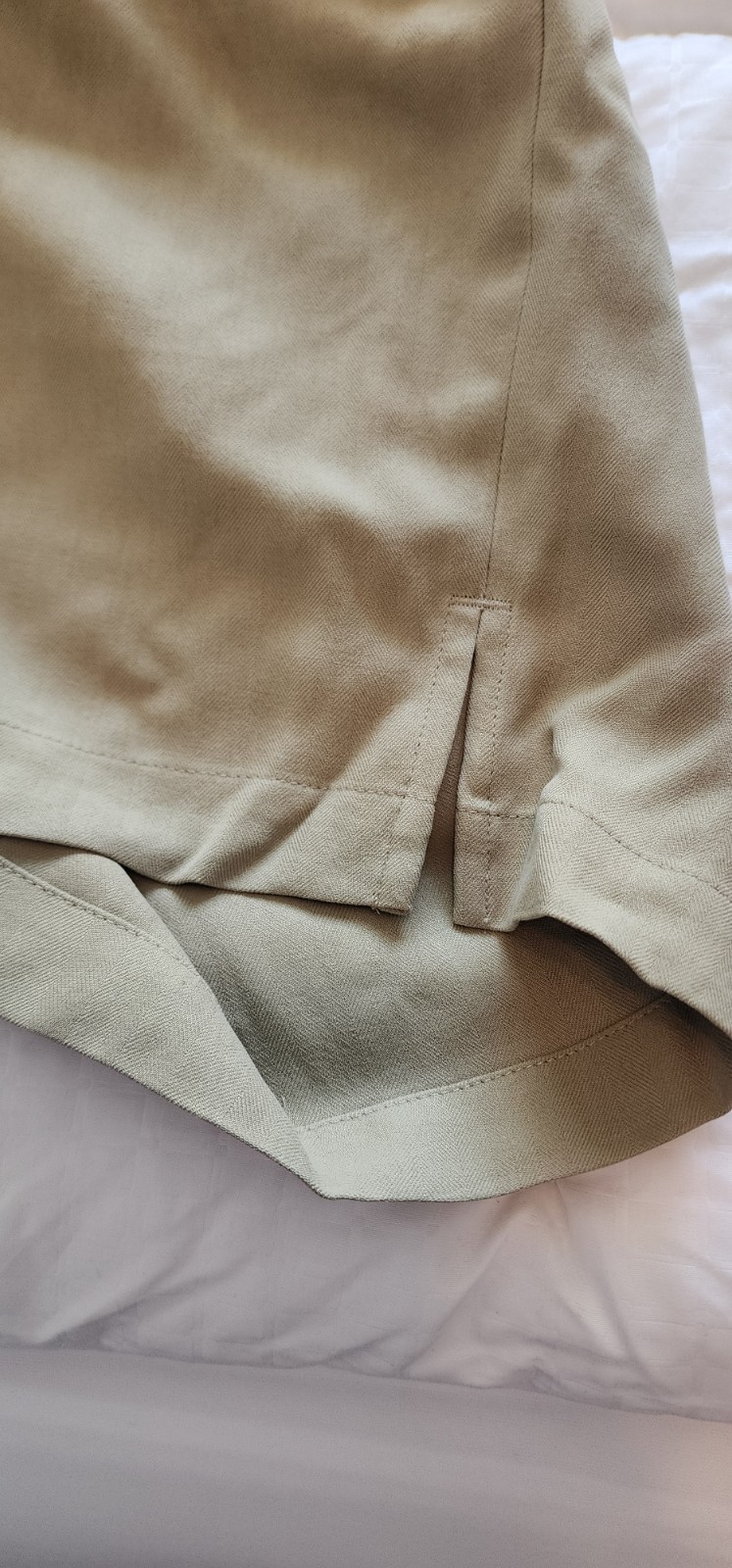 NWT Pineapple Moon 100% silk shorts sz S olive green pockets split side bottom