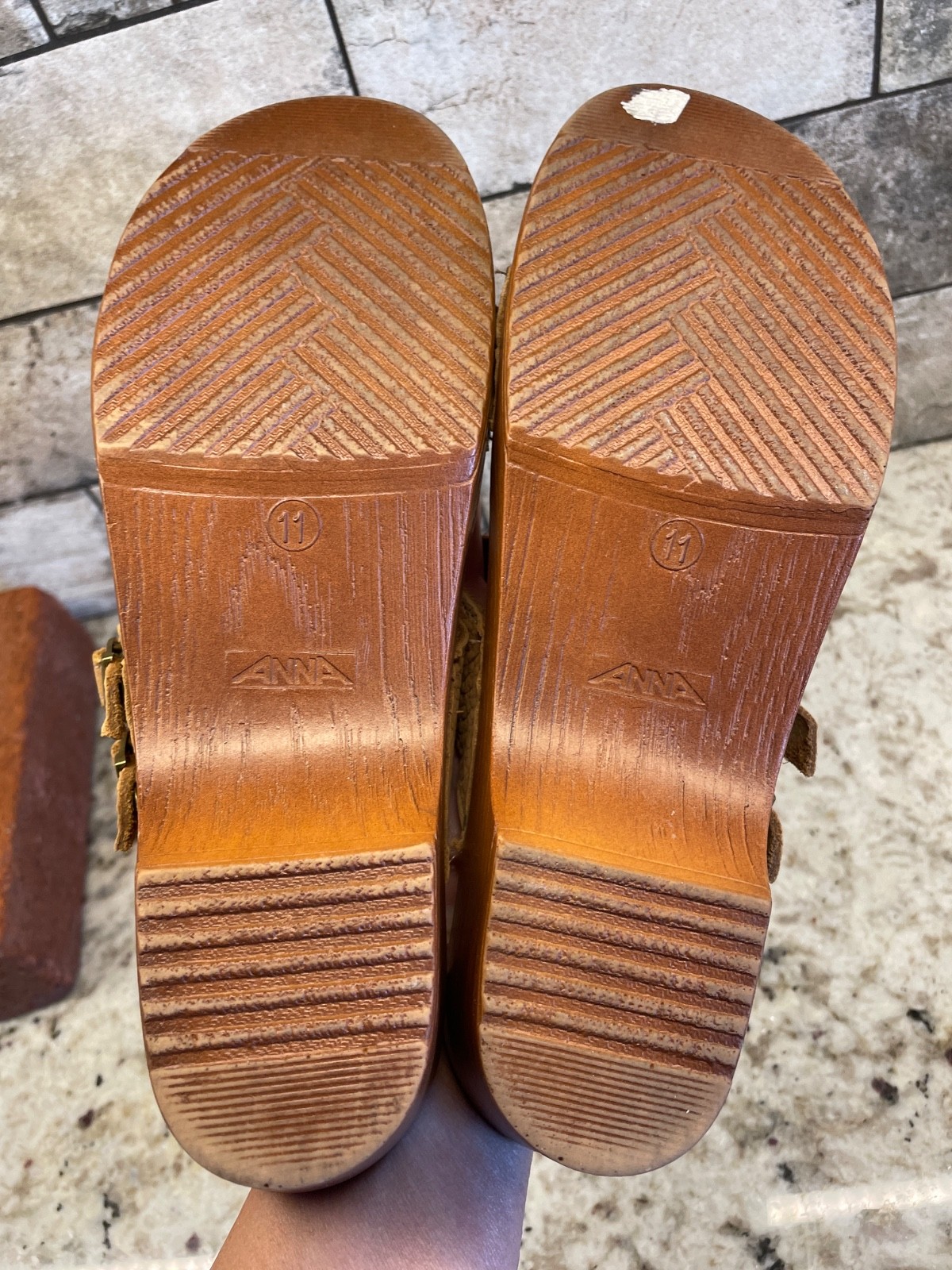 ANNA Made In USA Clogs Sandals 2.25″ Pebbled Tan Brown Leather 2 Strap EUC ~ 11