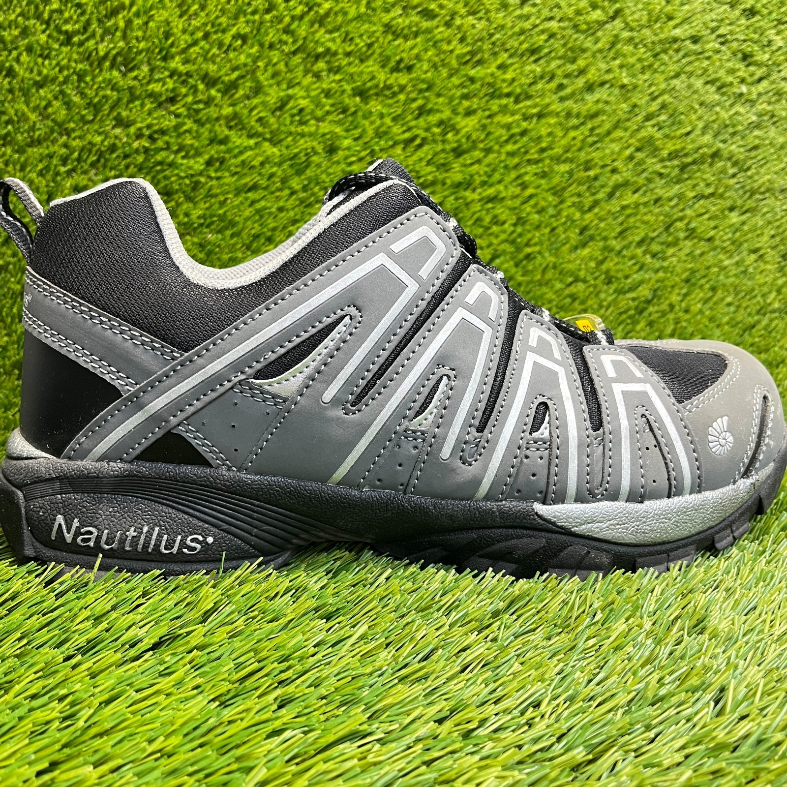 Nautilus Safety Mens Size 13E Gray Black Composite Toe Working Shoes Sneakers