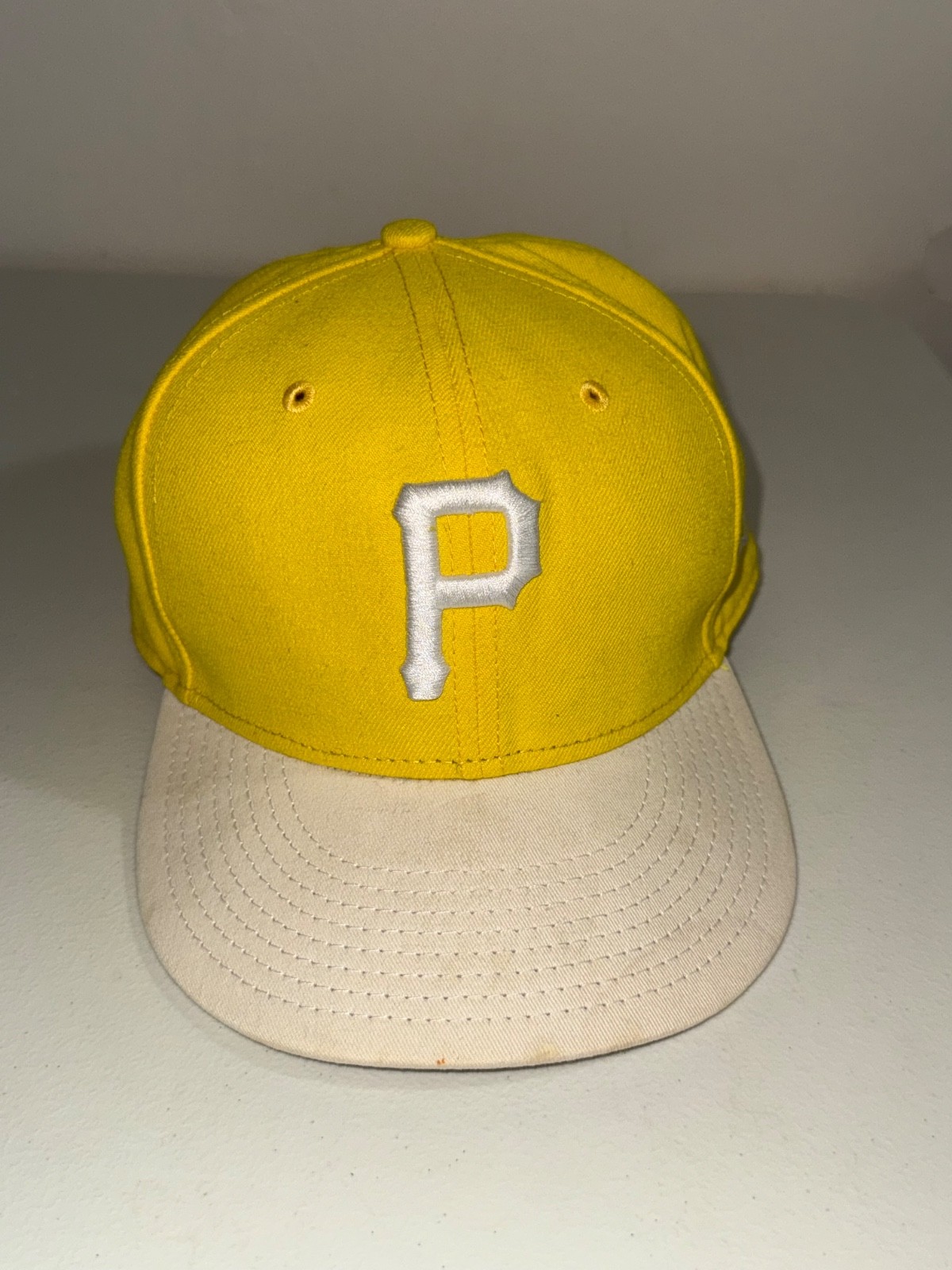 34 Hat Cap Lot New Era Nike NFL MLB NBA NHL Carhartt Patagonia Reseller