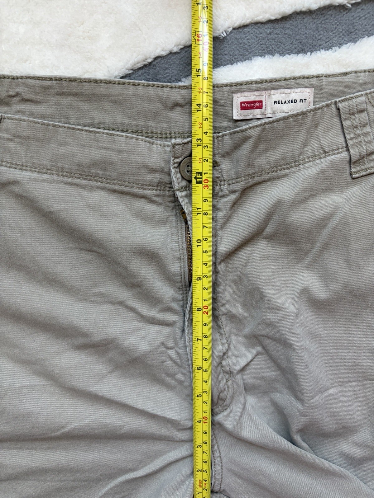 Wrangler Men’s Relaxed Fit Beige Cargo Pants Cotton Twill Pockets Waist 42