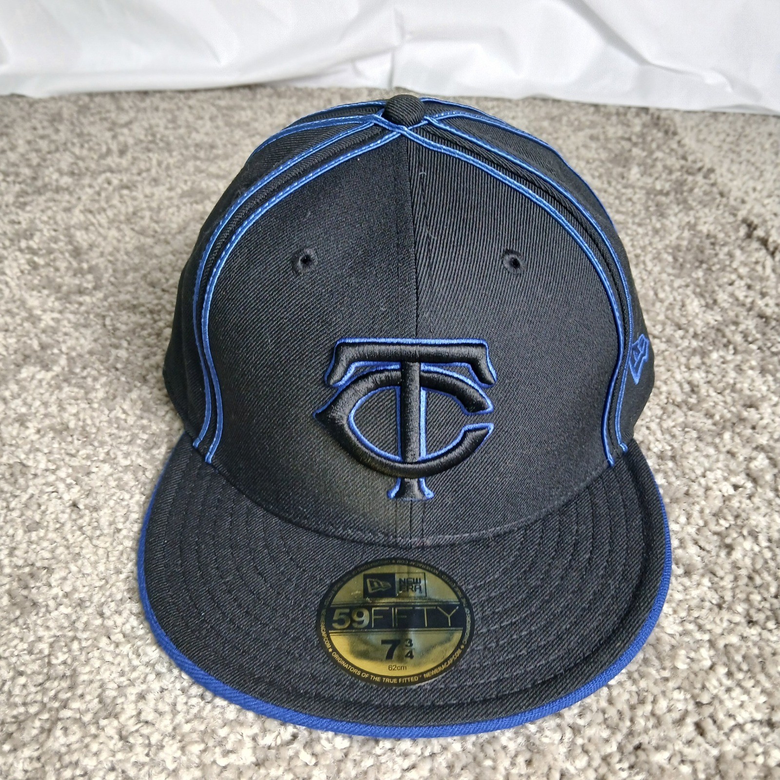 New Era 59FIFTY Minnesota Twins Fitted Hat Black Blue Piping Size 7 3/4 MLB Cap