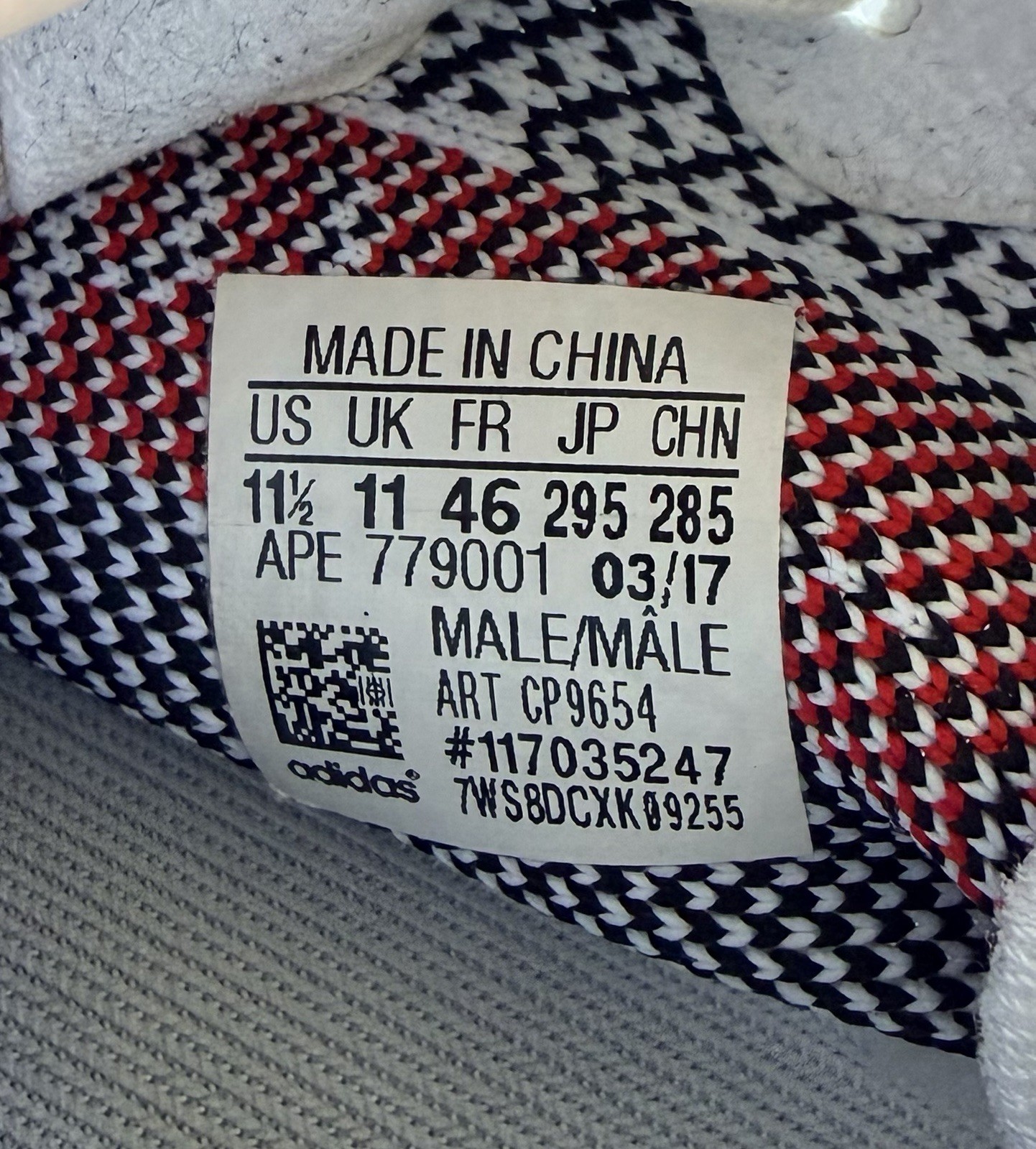 Adidas Yeezy Boost 350 V2 Zebra CP9654 US Size 11.5 White/Black Sneaker