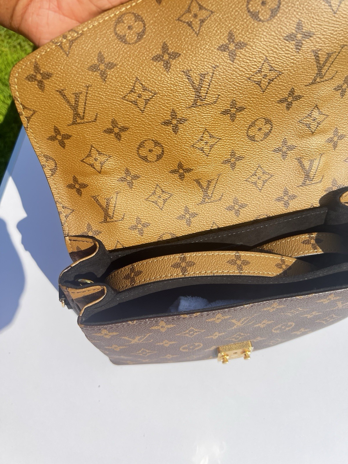 Louis Vuitton Pochette Métis Reverse Monogram Brown/Tan Satchel Push Lock