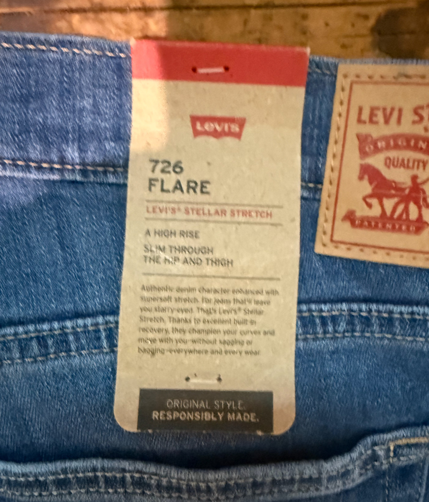 NEW Levis 726 High Rise Flare Jeans Medium Wash Denim Blue Women’s W26 L30 NWT