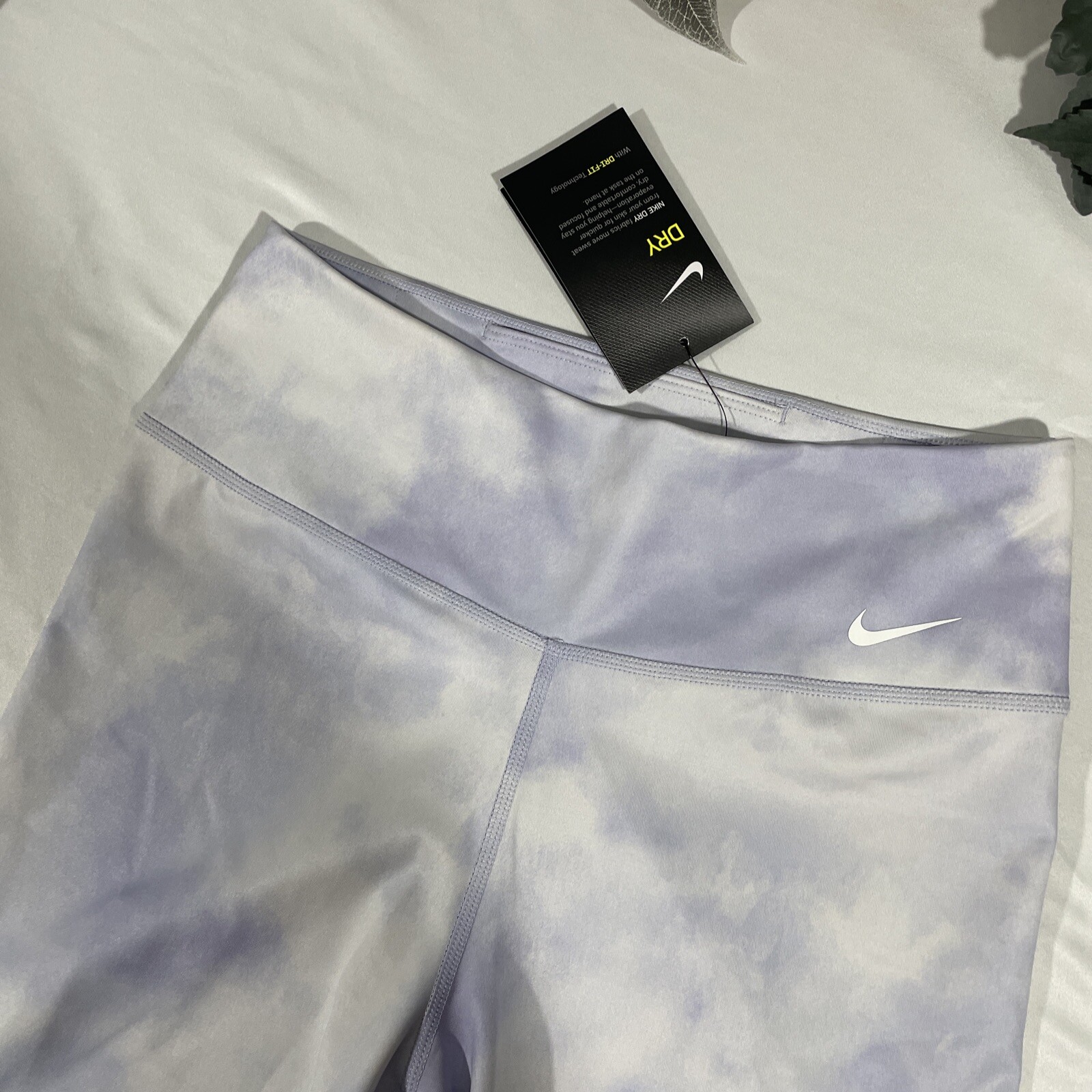 NWT $55 Nike [ Small ] One Icon Clash Bike Shorts in Light Thistle/ White #T985