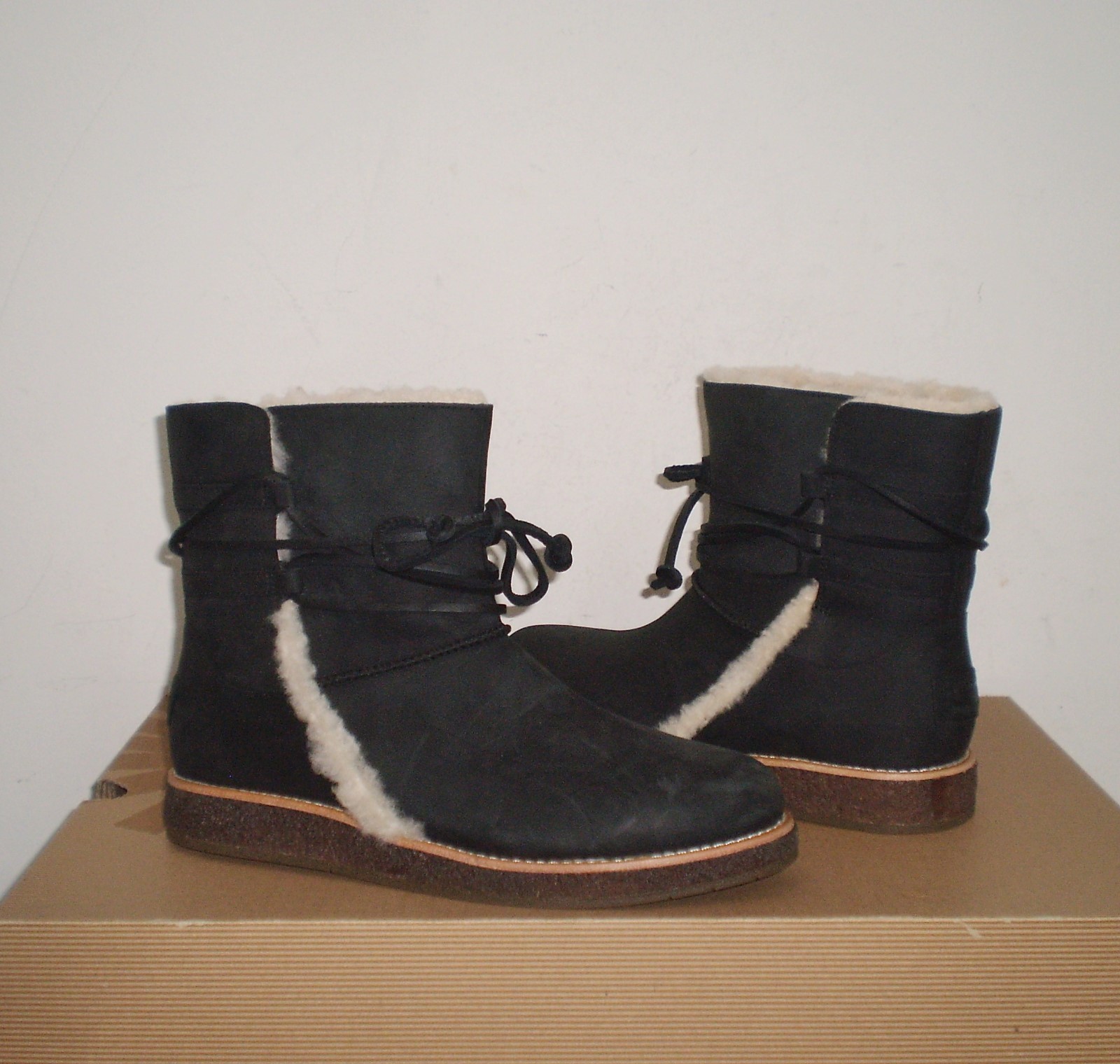 UGG Women’s LUISA Water-Resistant Leather BOOT 7US Black NWOB $185 MSRP
