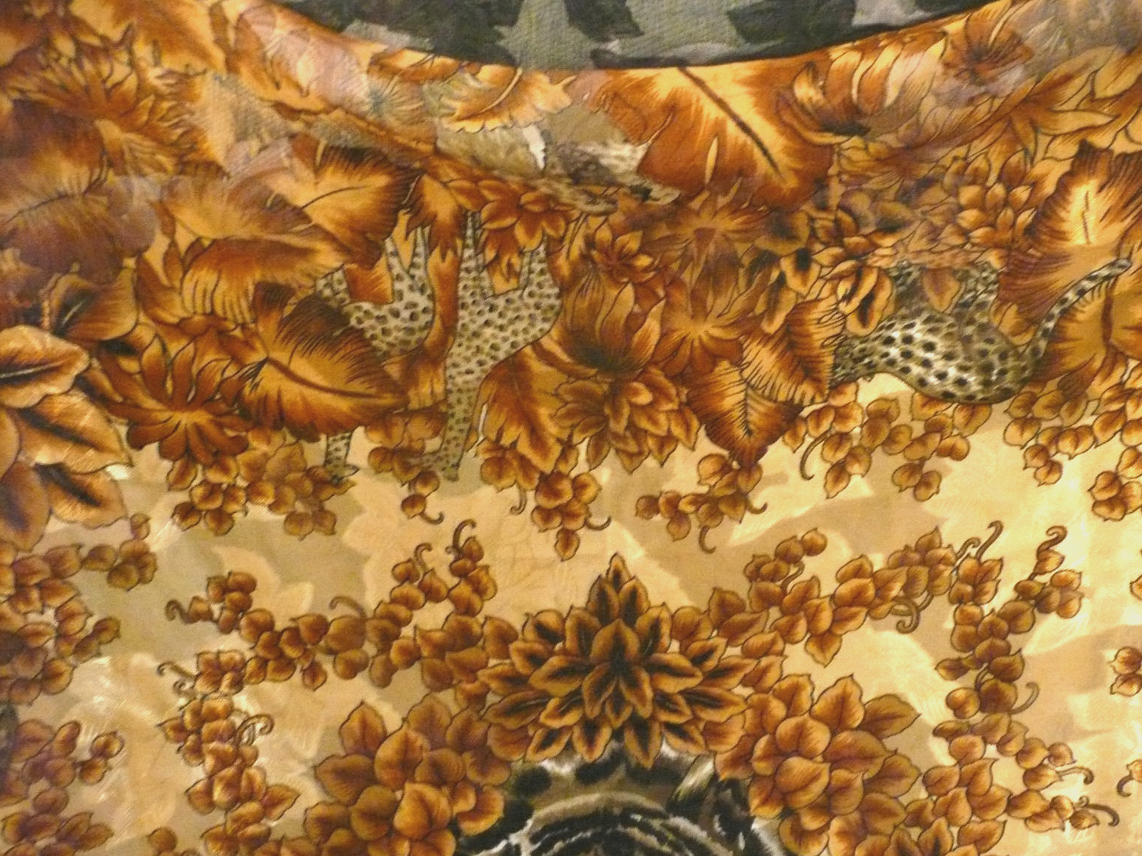 ANTIQUE GOLDEN BRONZE POLYSTER ANIMAL BIRDS TIGER SHAWL SCARF 1970 40″x 40″