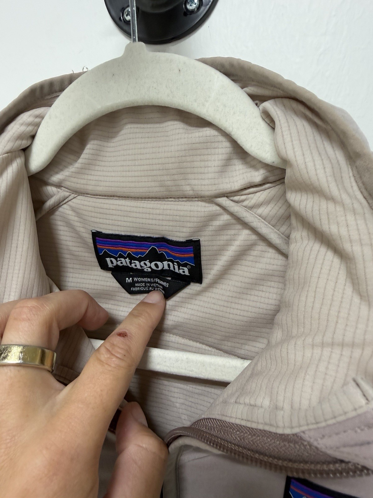 Patagonia Nano Puff Womens Puffer Jacket Full Zip Pockets Taupe Size M