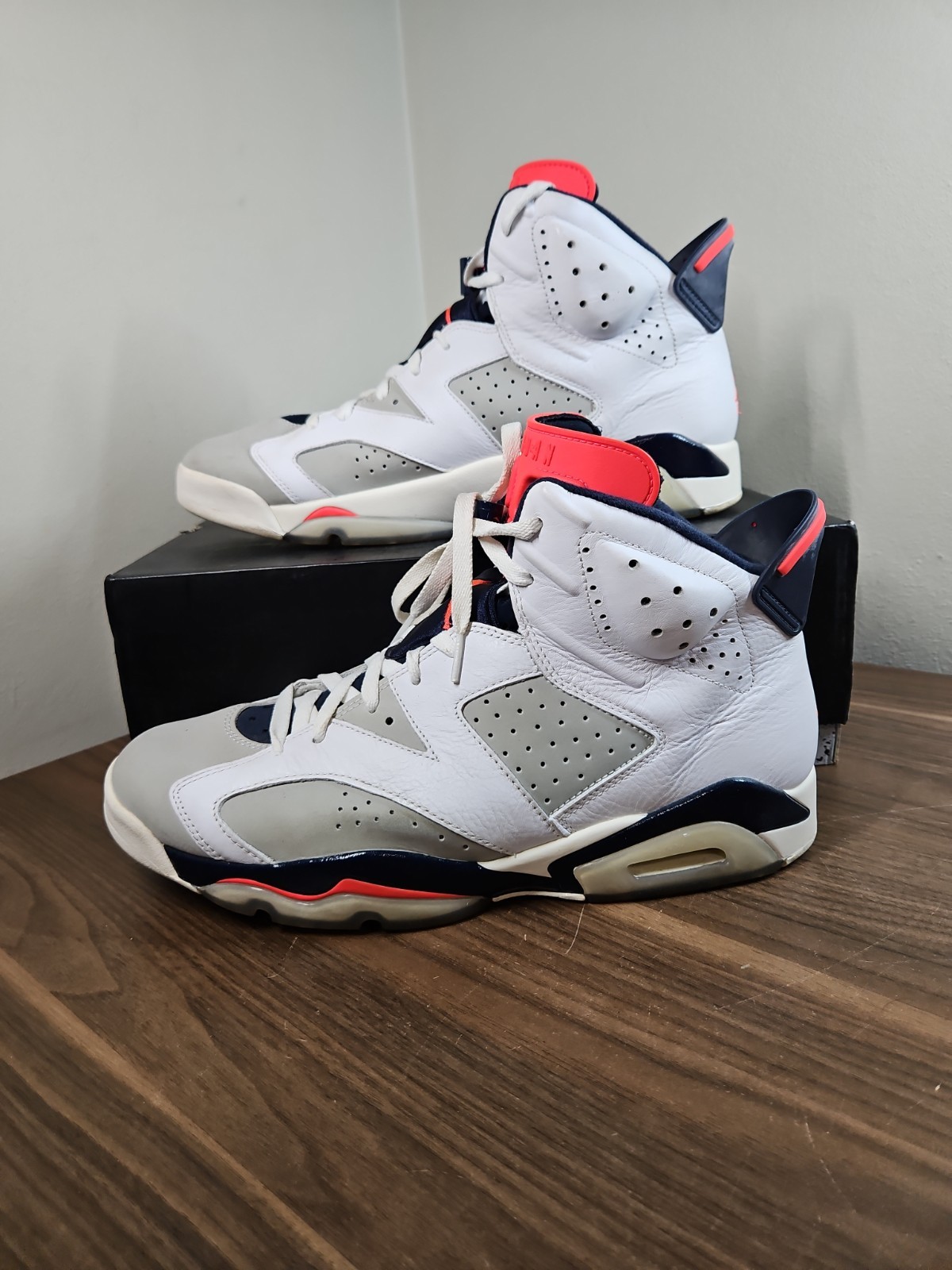 Size 13 – Nike Air Jordan 6 Retro Tinker 384664-104 Men’s Preowned Men’s