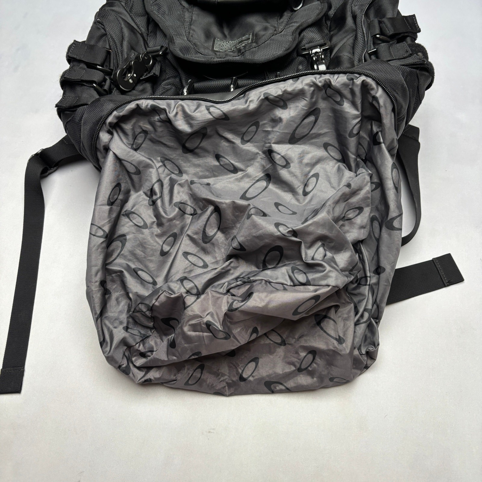 Oakley Kitchen Sink Backpack Stealth Black Grail Tactical Utility 16×21.5