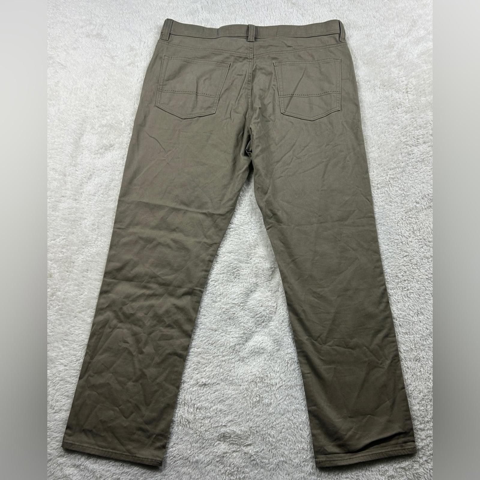 Kirkland Signature Men’s Khaki Pants Size 36 x30 Straight Fit Chino Trousers