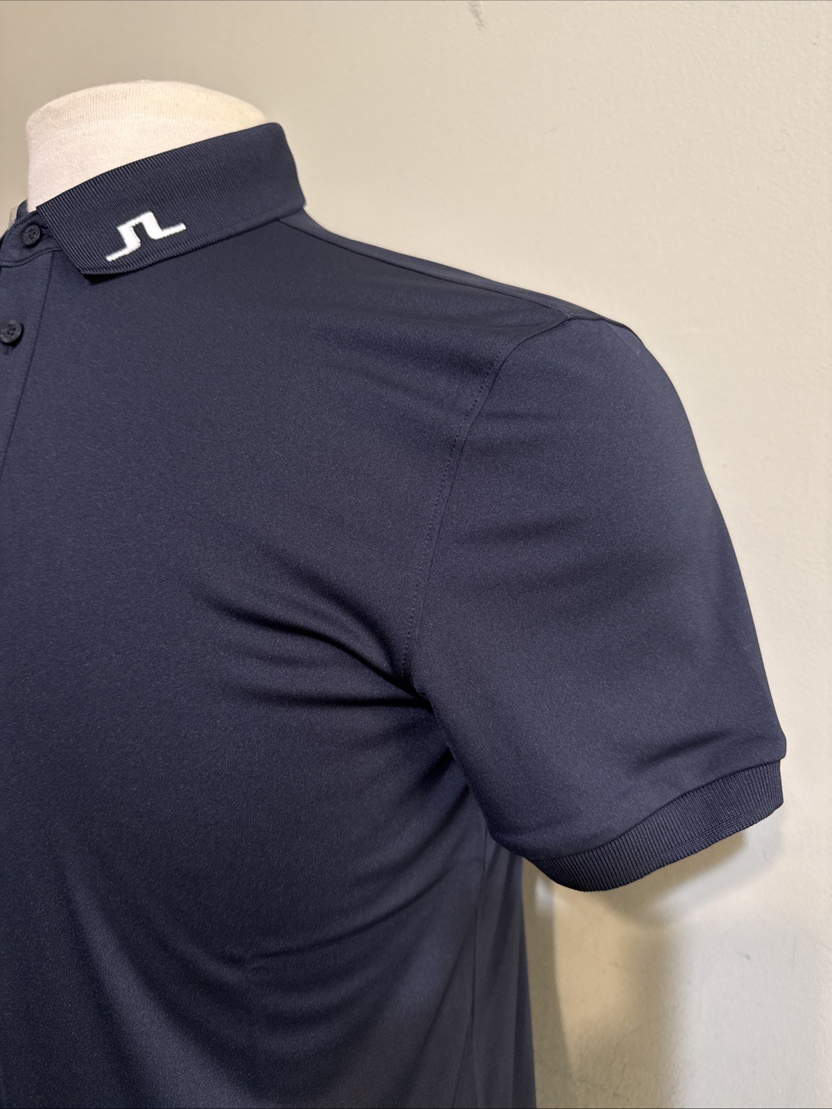 J. LINDEBERG TOUR TECH REGUAR FIT POLO MEN’S SMALL NAVY GOLF NEW