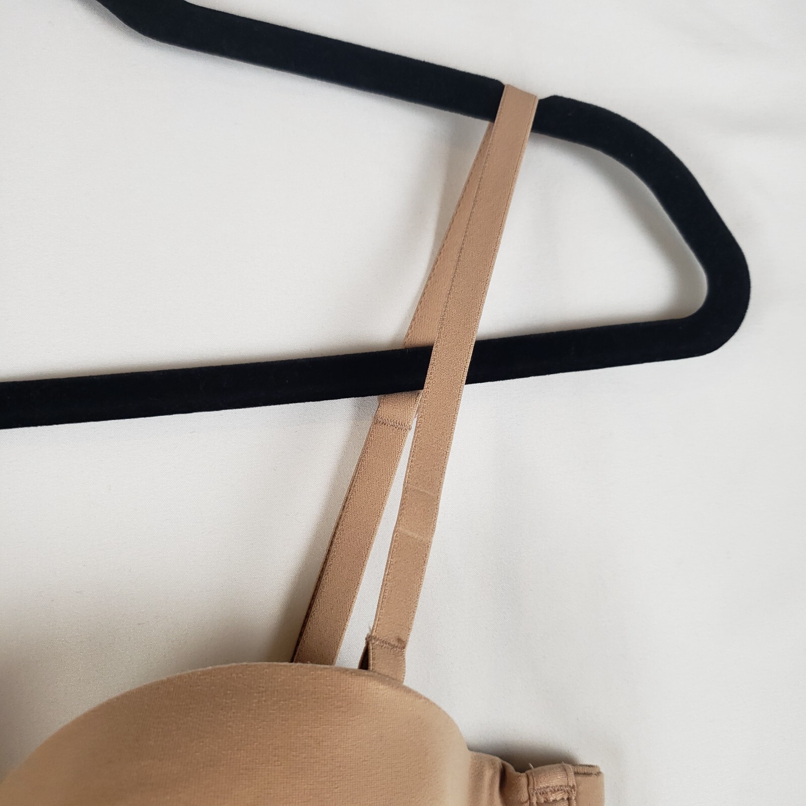 Victorias Secret Body Bra Lined Strapless 34C Beige Multiway Straps Included
