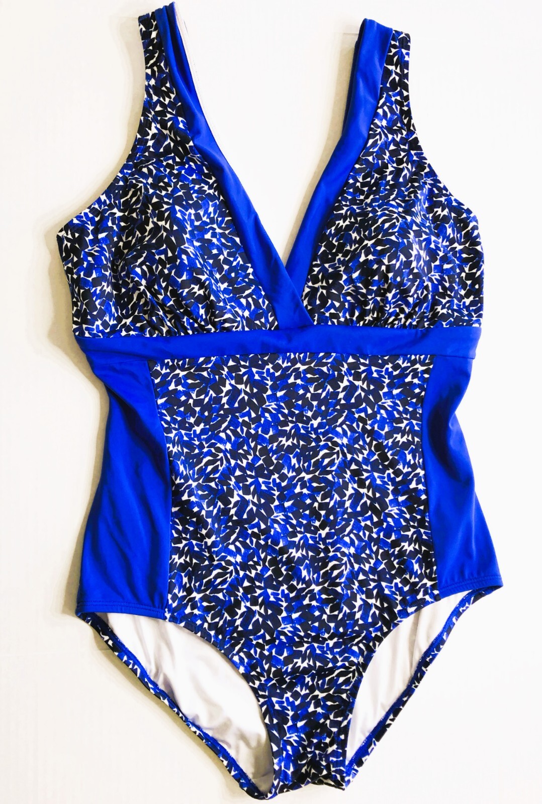 L.L. Bean One Piece Swimsuit 16 Reg V-neck Wide Strap Built in Bra Slimming Blue