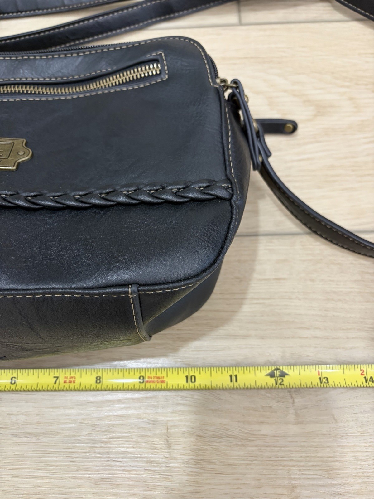 b.o.c Black Crossbody Bag Braided Accent Zip Pockets Adjustable Strap Gold