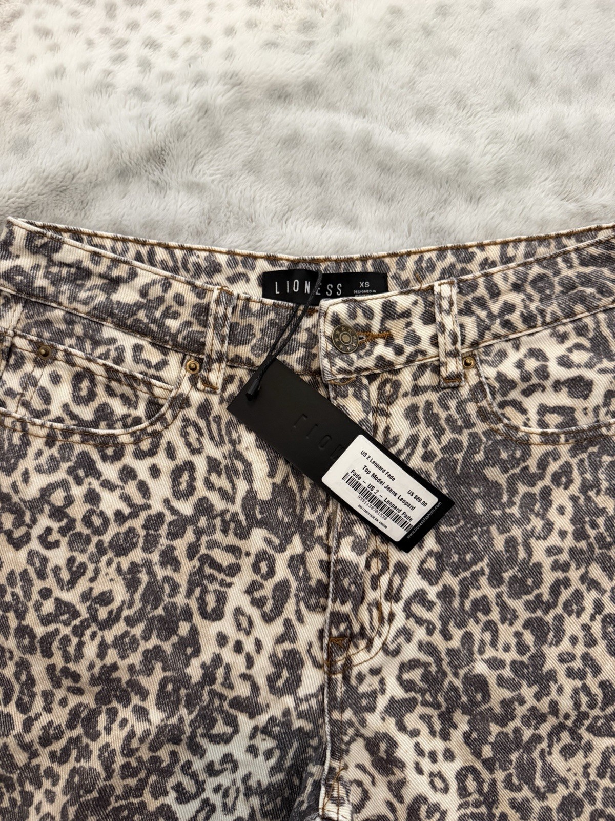 Lioness Top Model Leopard Jeans XS Size 2