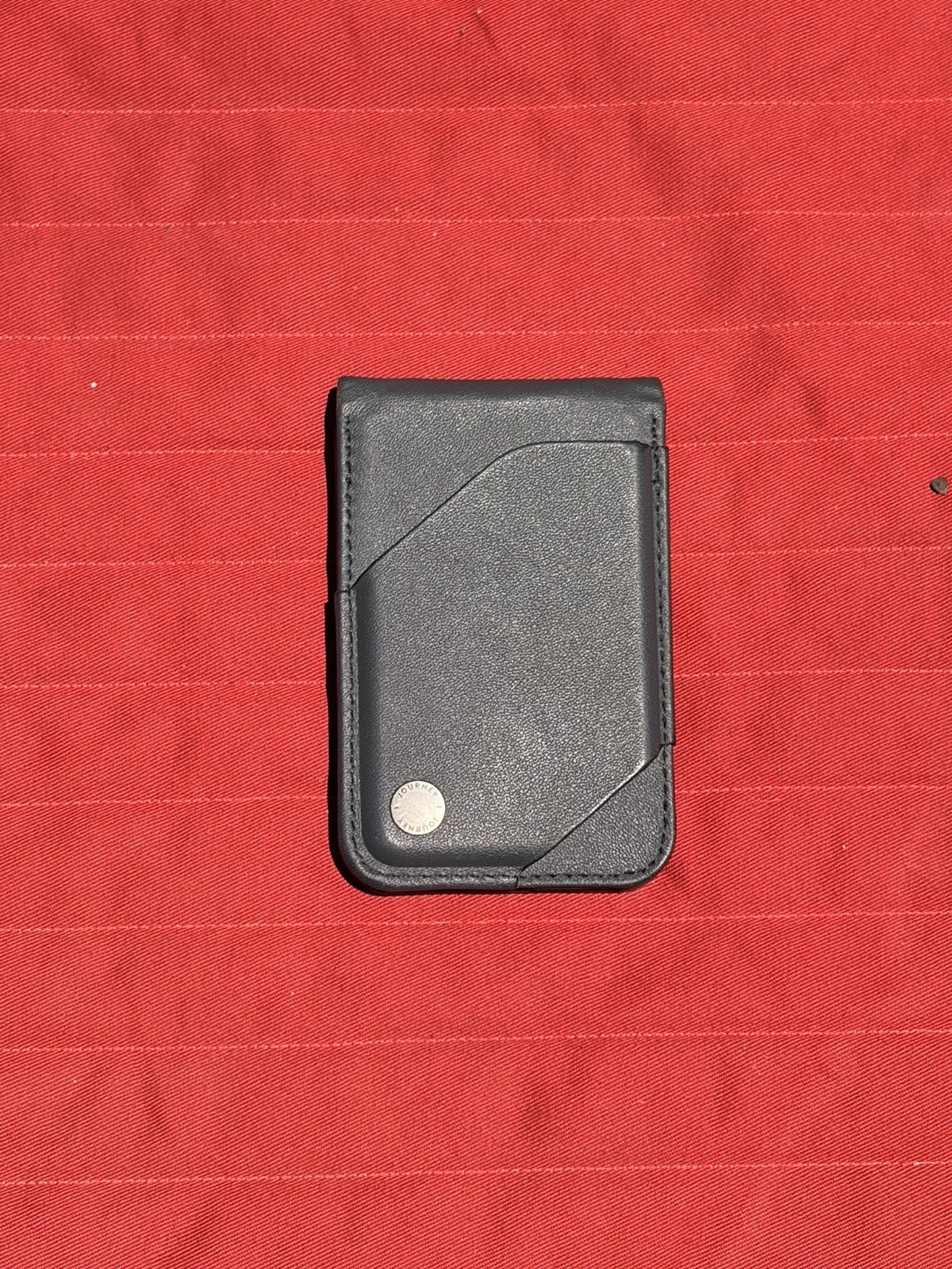 Journey Wallet: VERSA MagSafe Money Clip Wallet & Stand