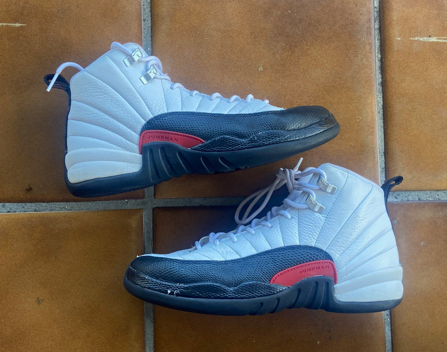 Jordan Air Jordan 12 High Top Leather Basketball Sneakers Size 7 White/Blk/Red