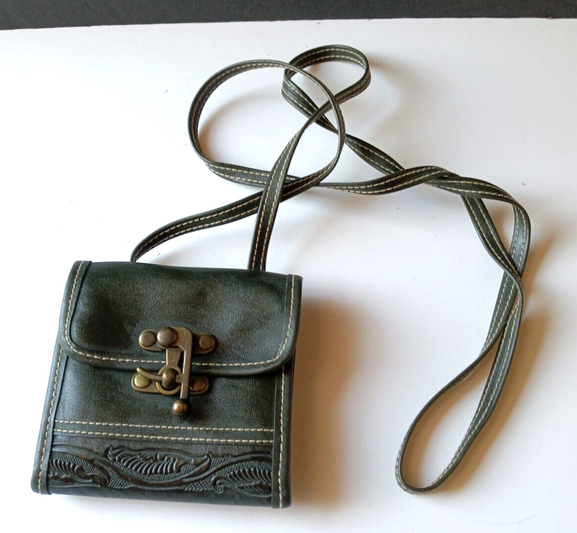 Crossbody Purse Small Wallet Green Credit Card Carrier Change Purse Lock Closure