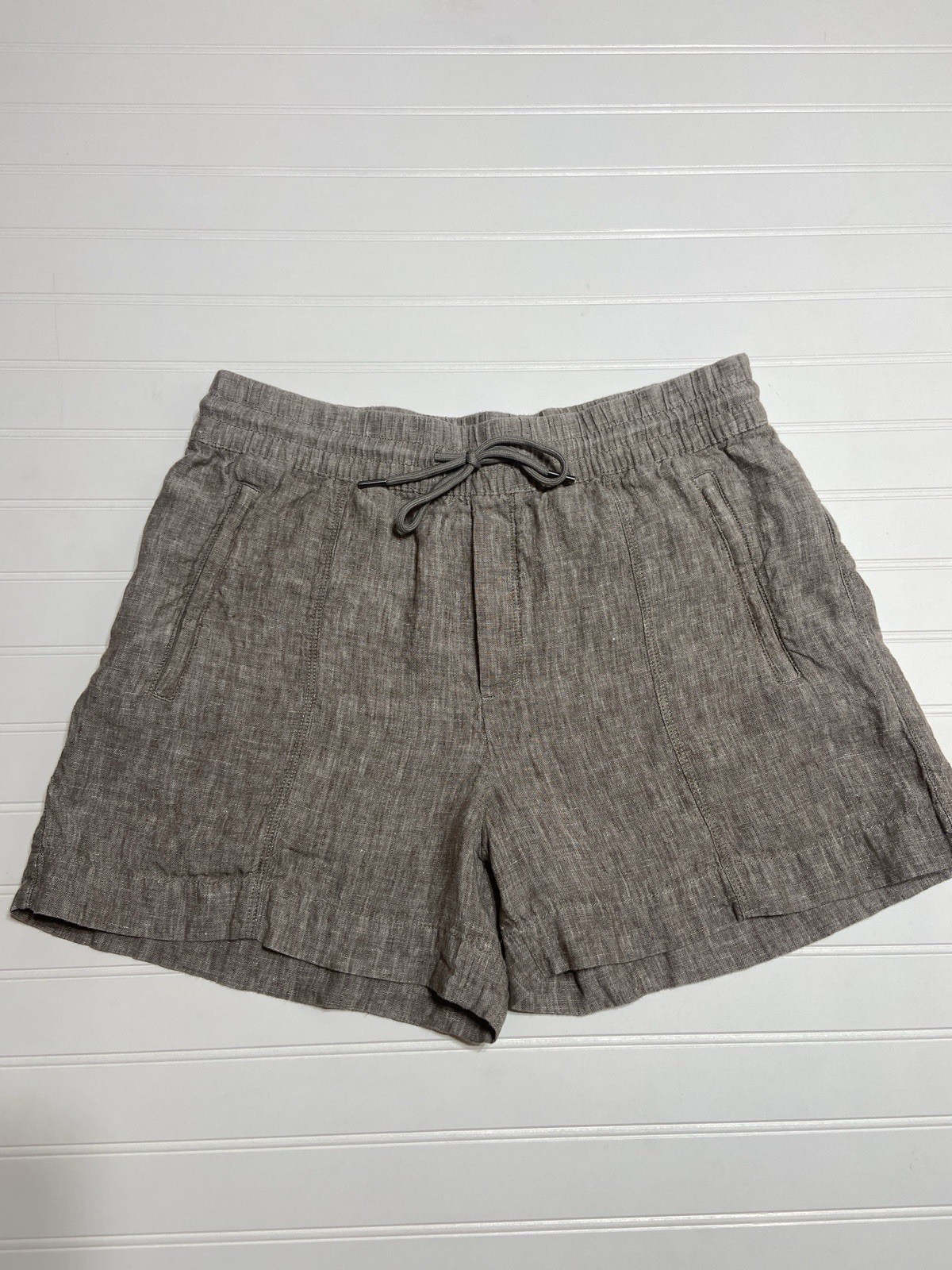 Athleta Retreat 100% Linen Mid Rise Shorts Size M Coastal Quiet Luxury EUC