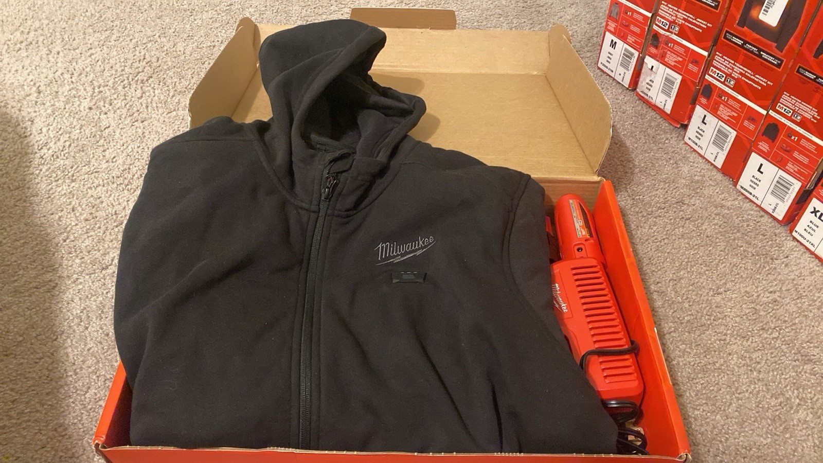 Milwaukee M12 Heated Jacket with Battery and Charger Hexon Technology
