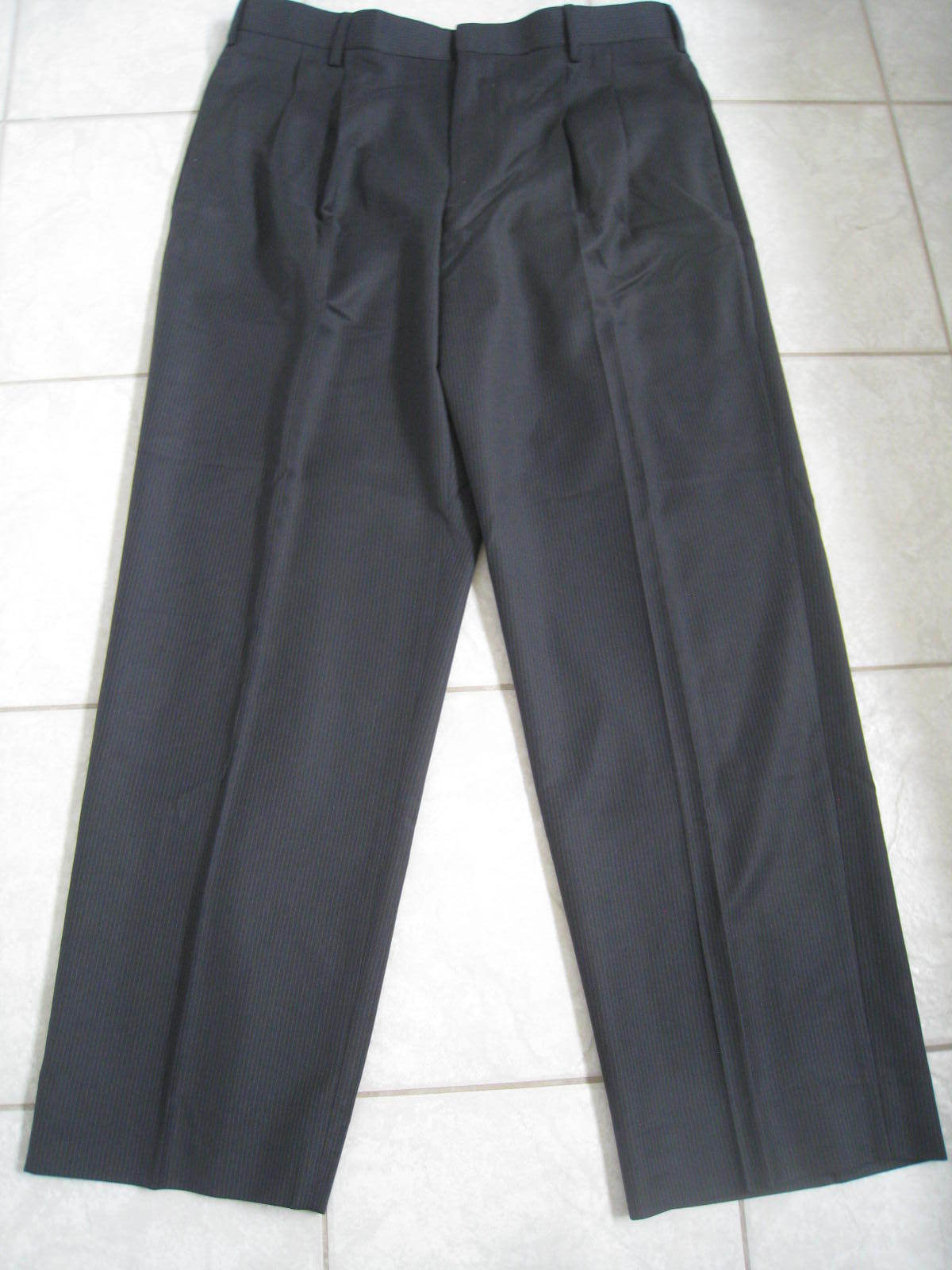 Merona Pleated Dress Pants Men’s Size 36X31 Black Striped