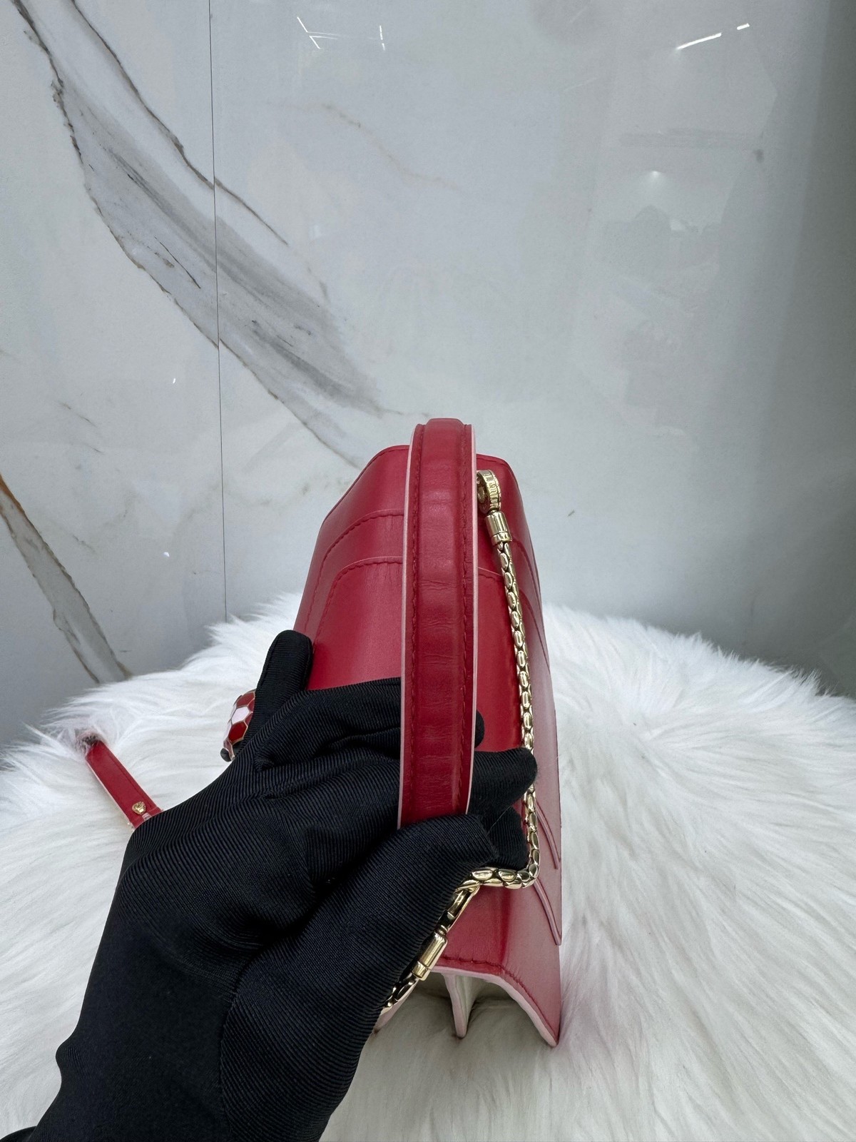 Bvlgari Pre-Owned Authentic Luxury Handbag Red 18.5x11x16cm