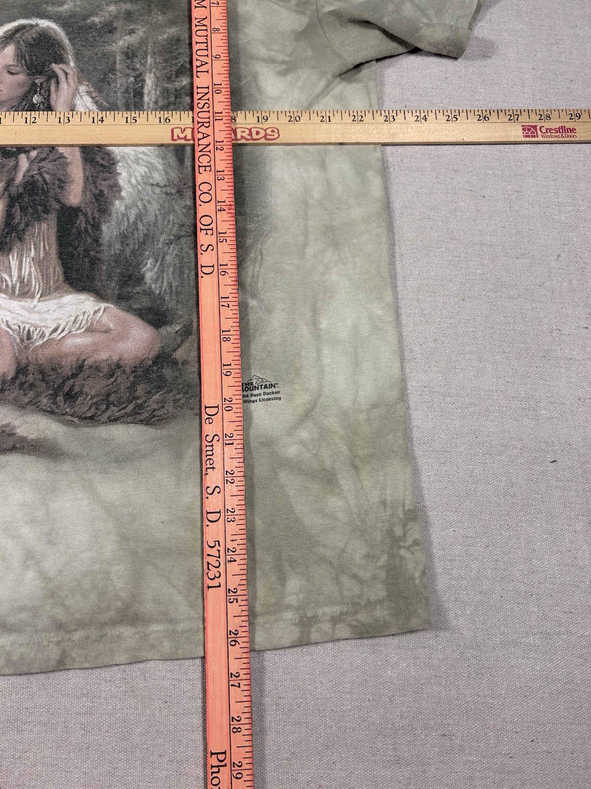 Vintage 2004 The Mountain Wild Wings Wolf Woman Graphic Tee Men’s L