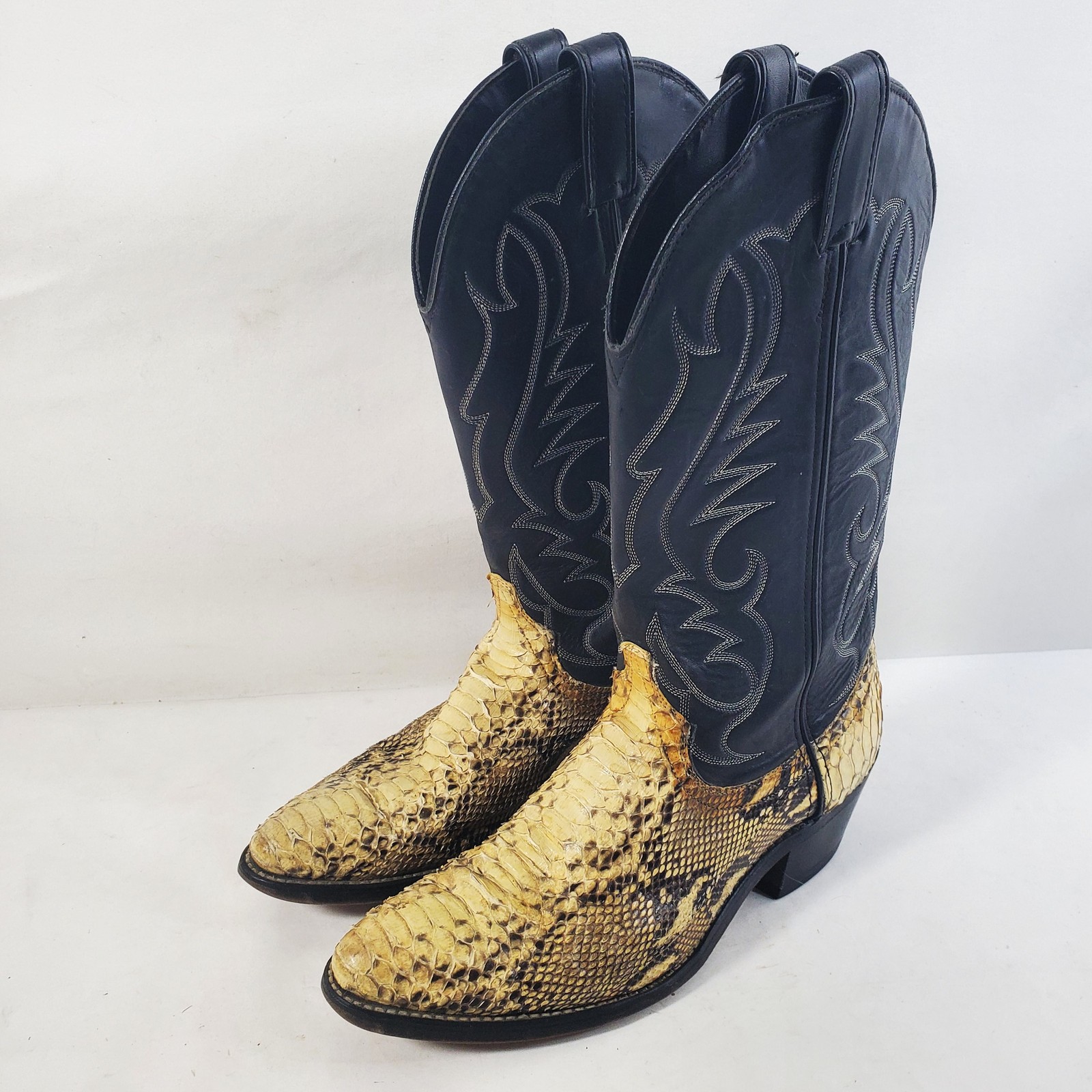 Vintage Laredo Mens 8D Python Snakeskin Cowboy Boots Black Leather USA Made