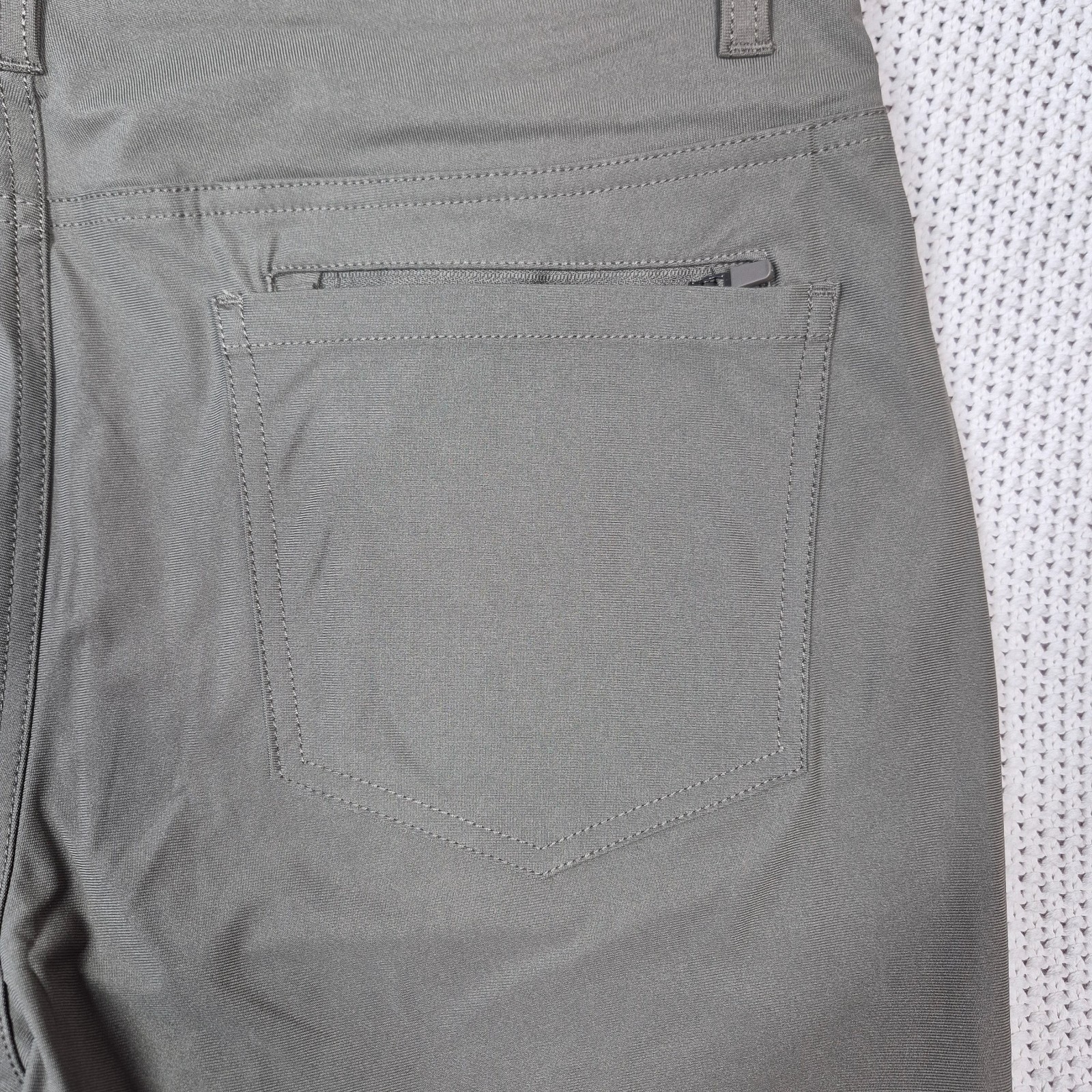 Kenneth Cole Active Tech Workout Shorts Sz 32 Slim Fit Stretch Rover Grey